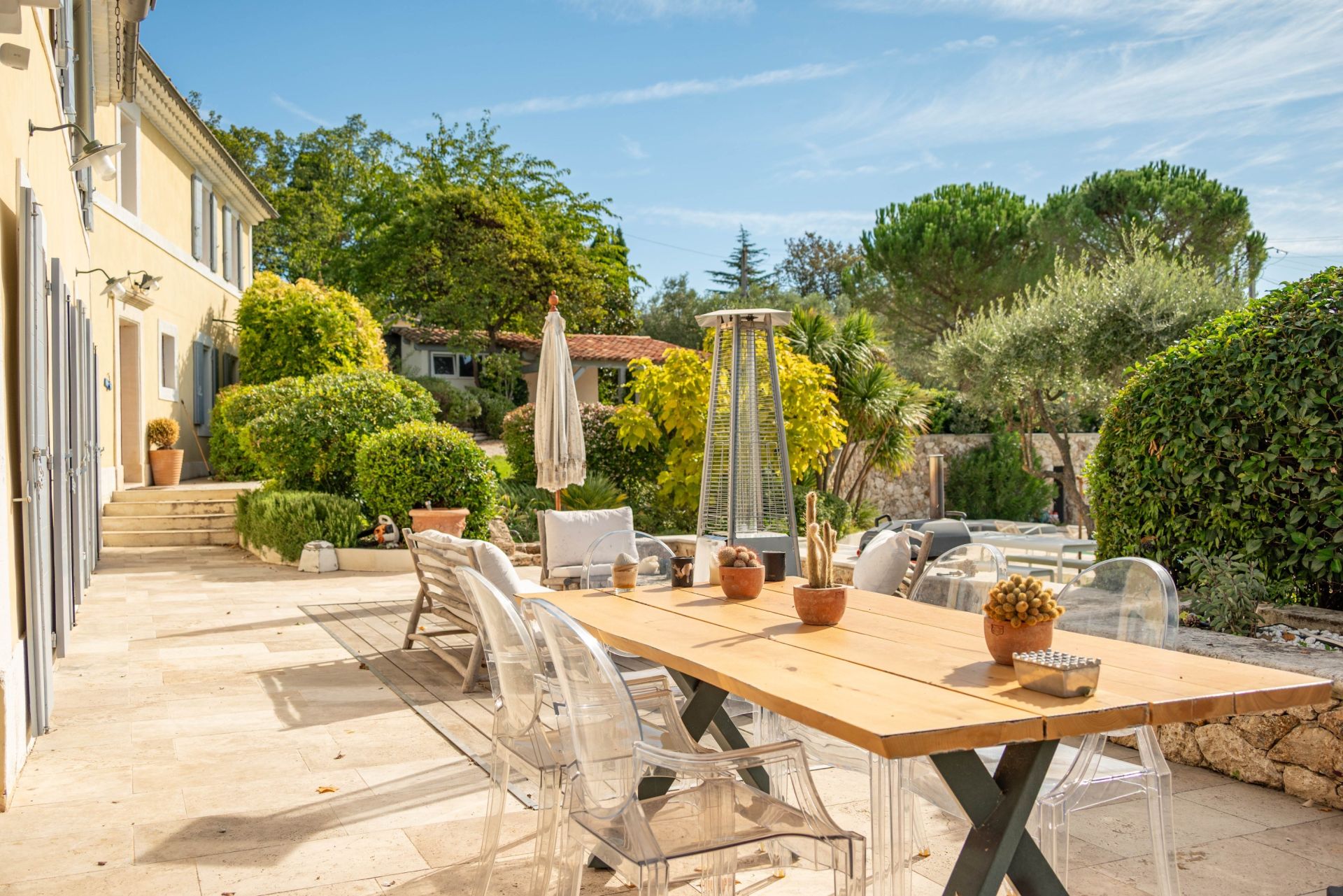 luxury house 9 Rooms for sale on AIX EN PROVENCE (13100)