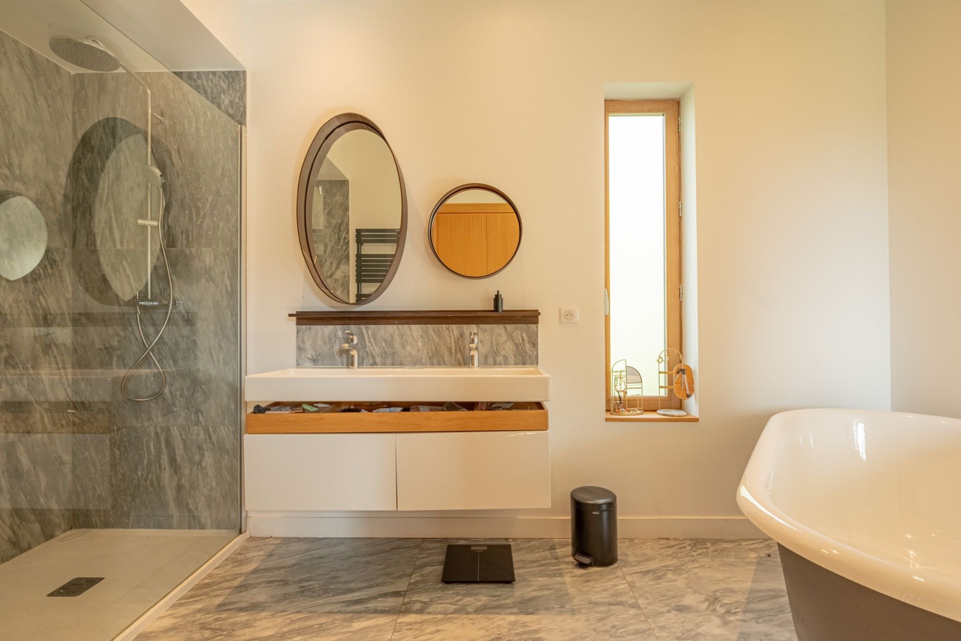 luxury house 9 Rooms for sale on AIX EN PROVENCE (13100)