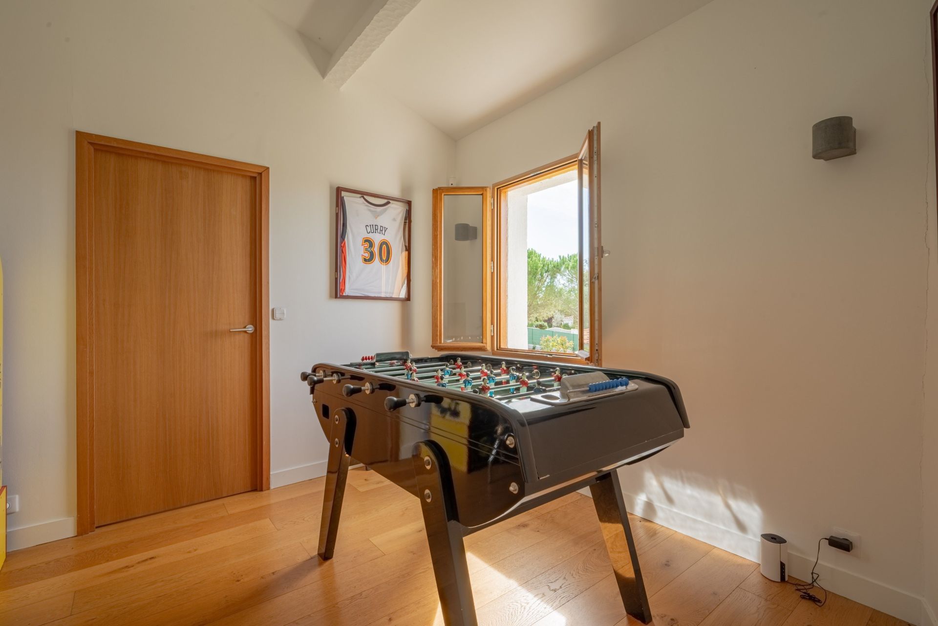 luxury house 9 Rooms for sale on AIX EN PROVENCE (13100)