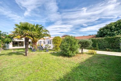 Sale Luxury house Saint-Pierre-d'Oléron 6 Rooms 165 m²