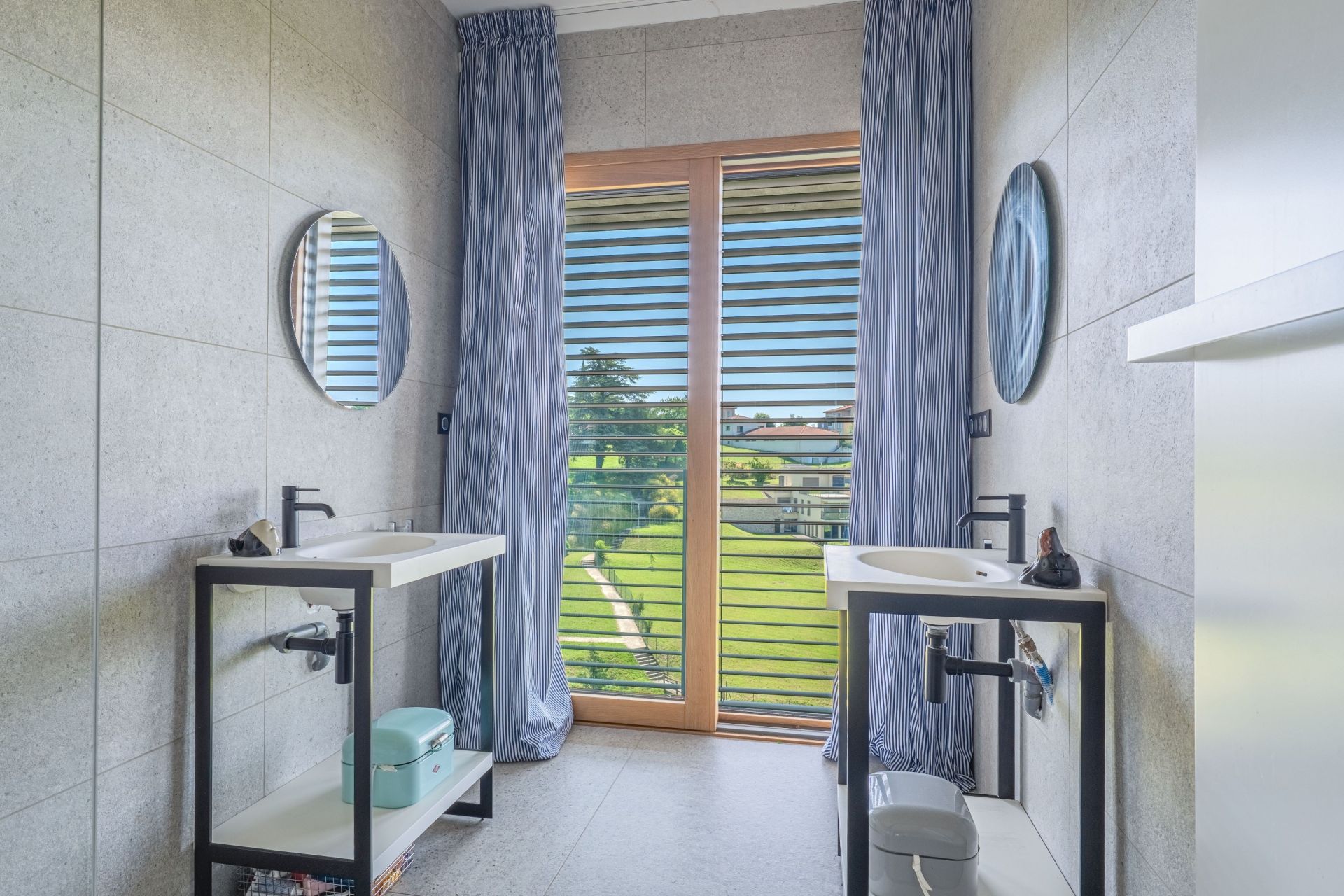 architect's house 9 Rooms for sale on ST DIDIER AU MONT D OR (69370)