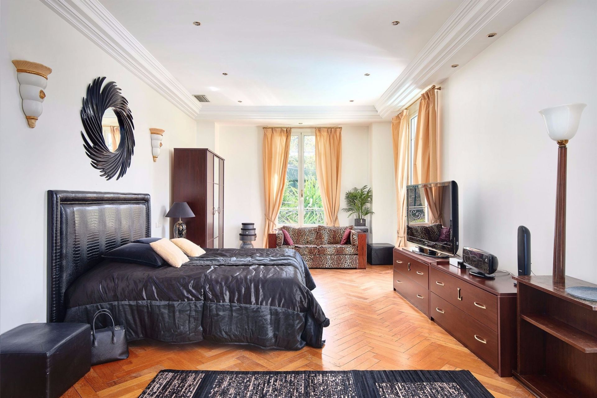 townhouse 7 Rooms for sale on CANNES (06400)