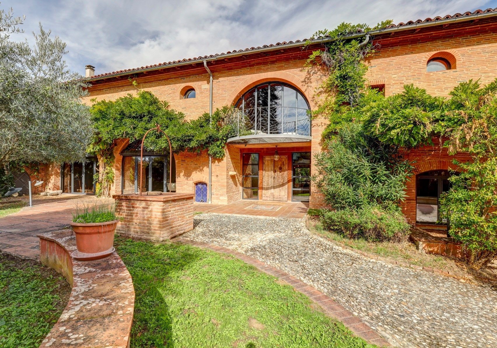 luxury house 12 Rooms for sale on LAYRAC SUR TARN (31340)