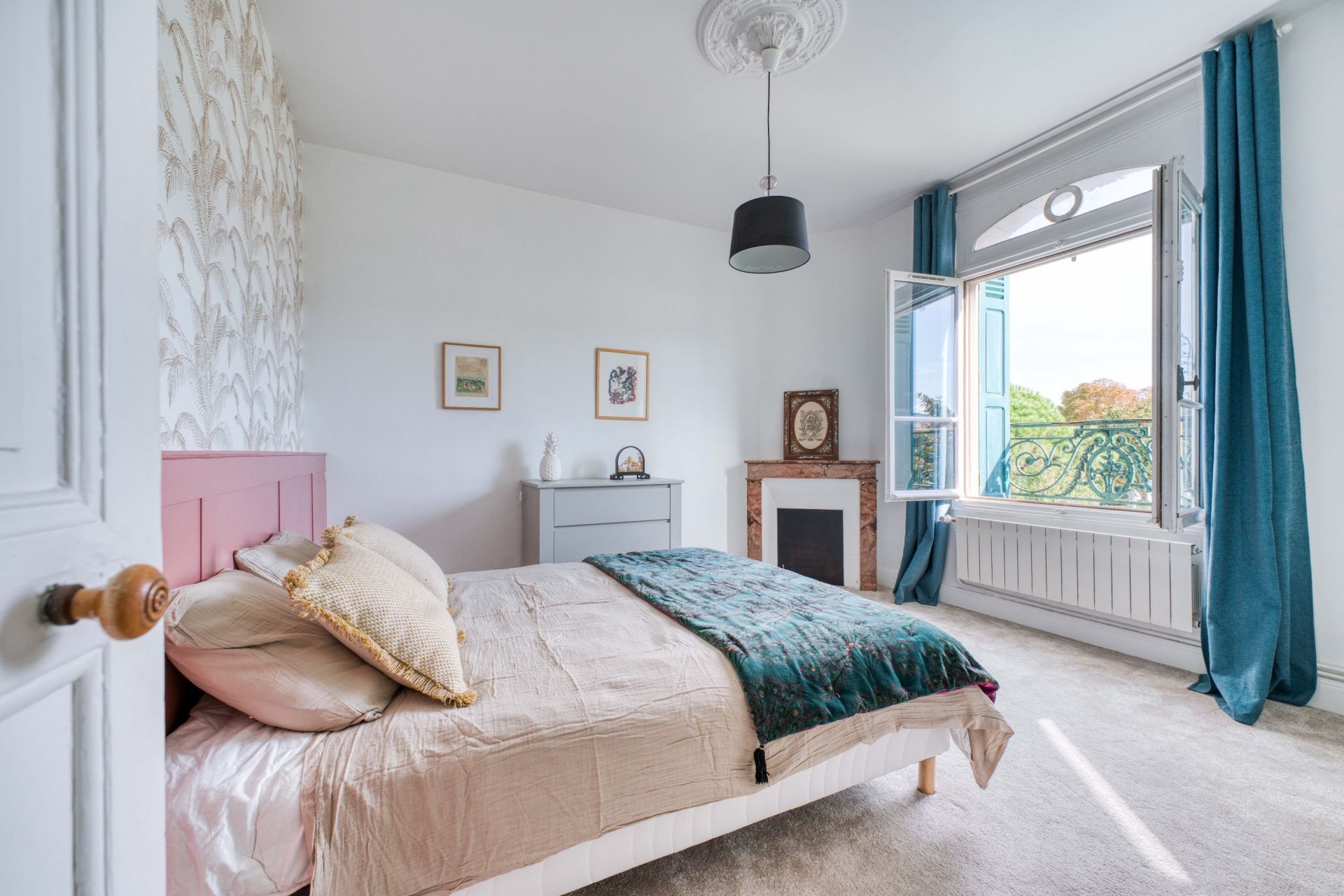 luxury house 6 Rooms for sale on CHATELAILLON PLAGE (17340)