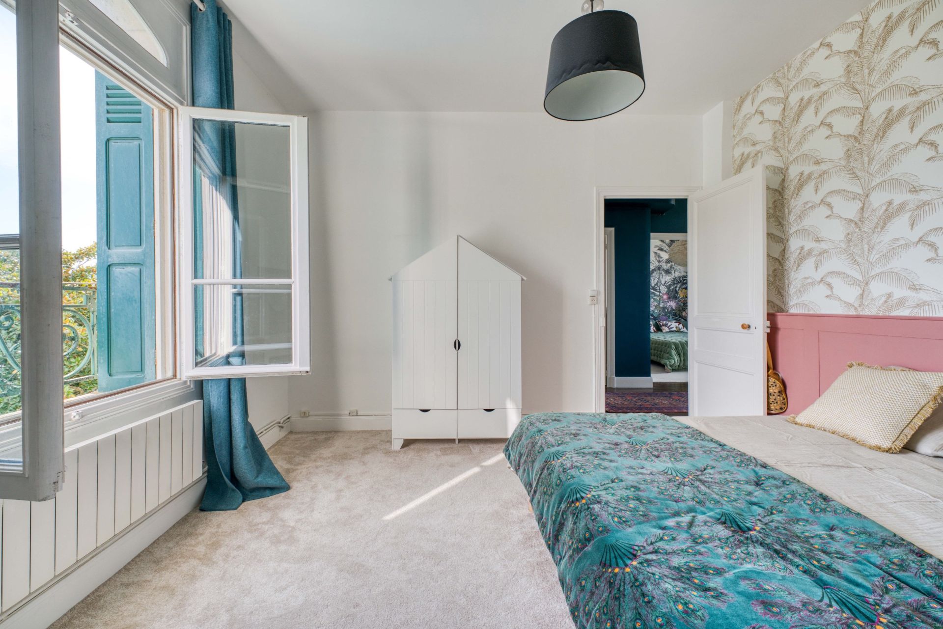 luxury house 6 Rooms for sale on CHATELAILLON PLAGE (17340)