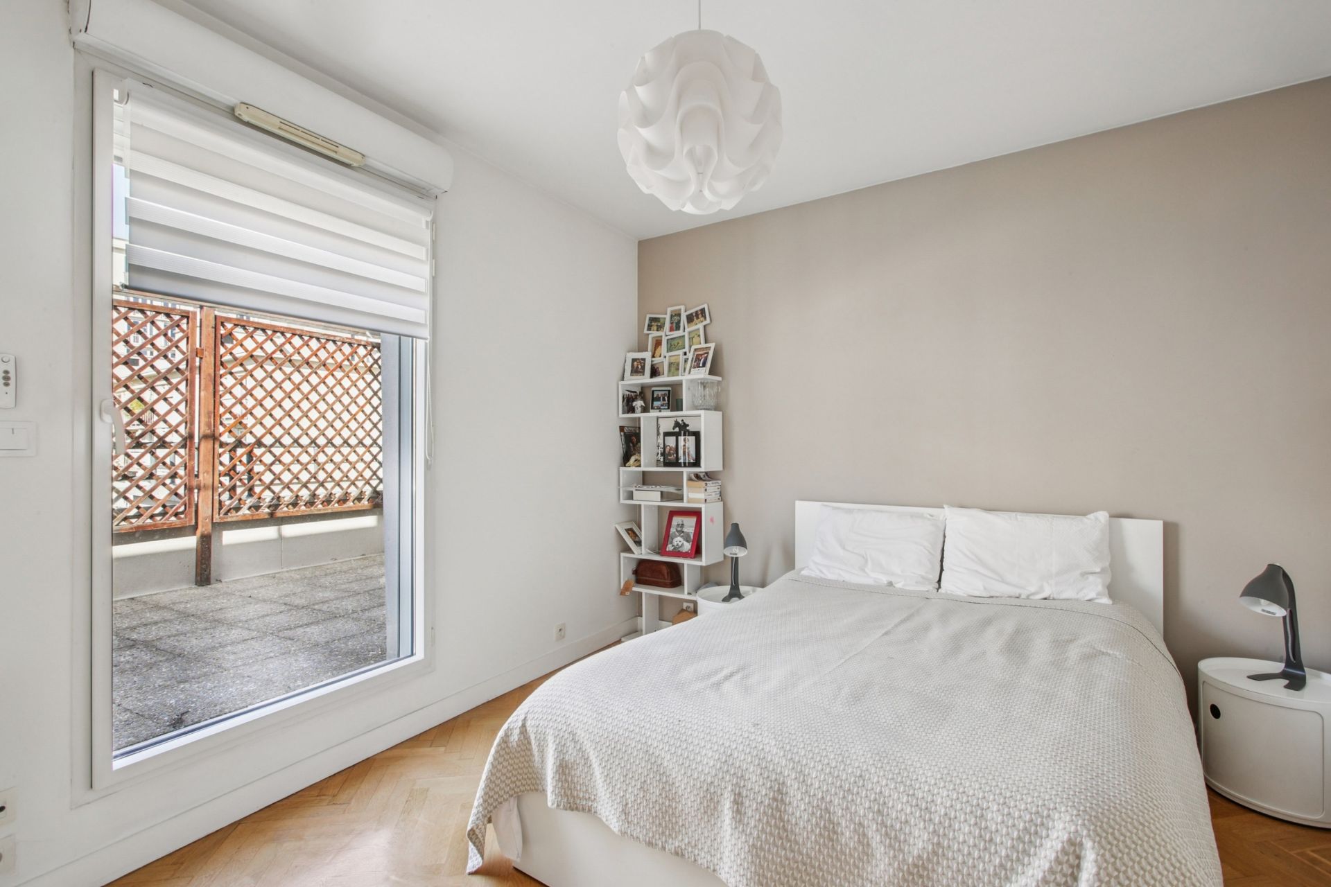 luxury apartment 6 Rooms for sale on PARIS (75020)