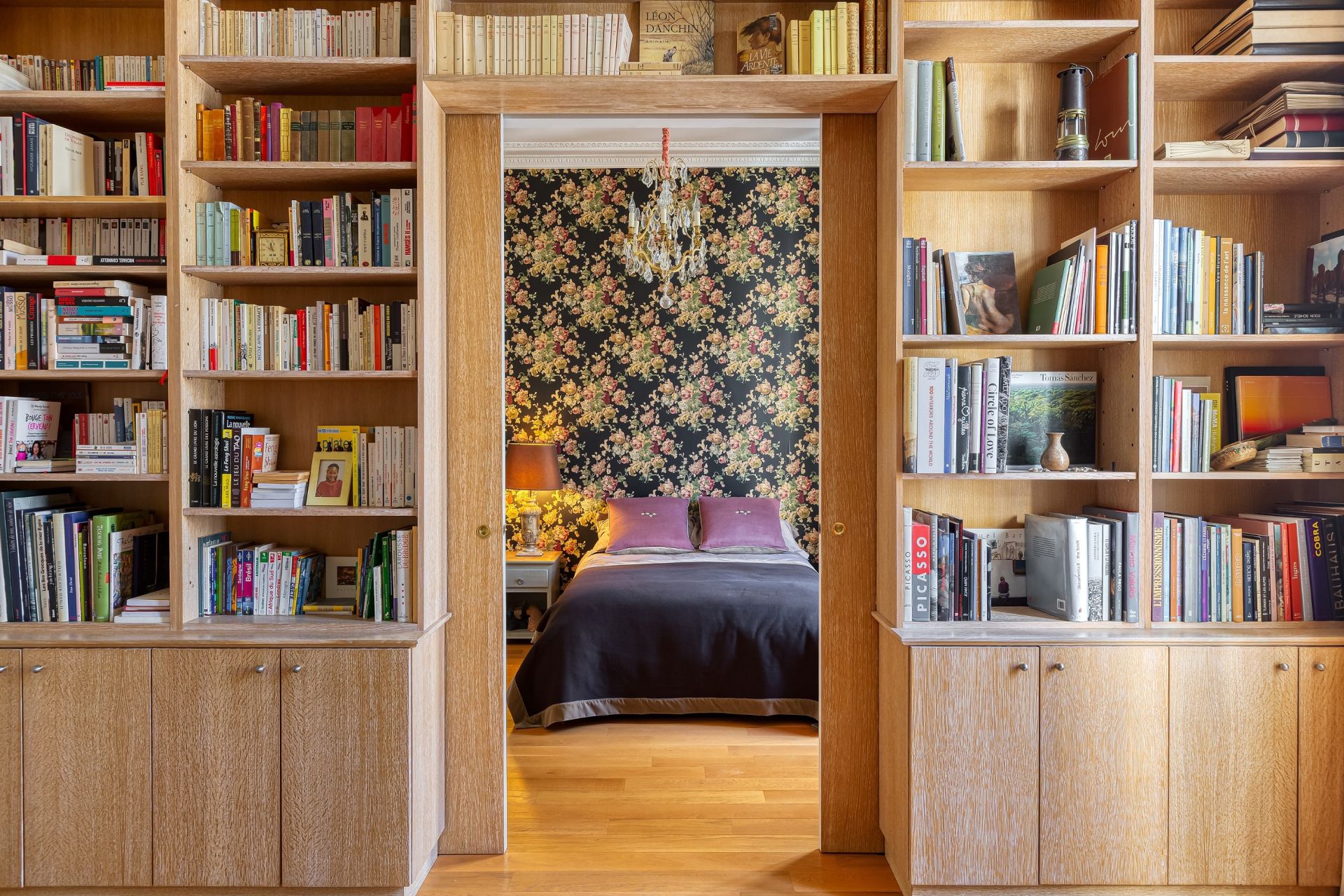 luxury apartment 5 Rooms for sale on PARIS (75007)