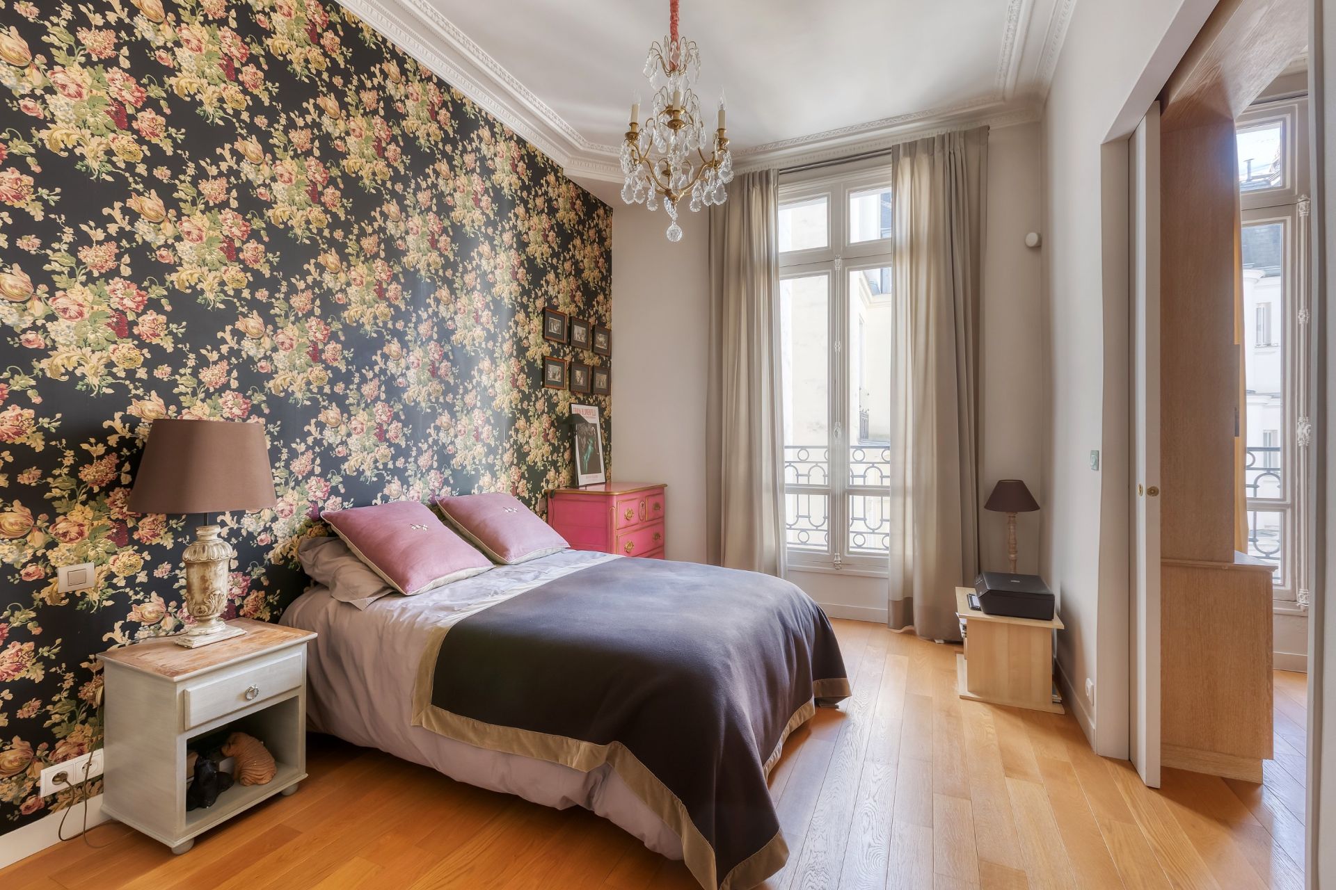 luxury apartment 5 Rooms for sale on PARIS (75007)