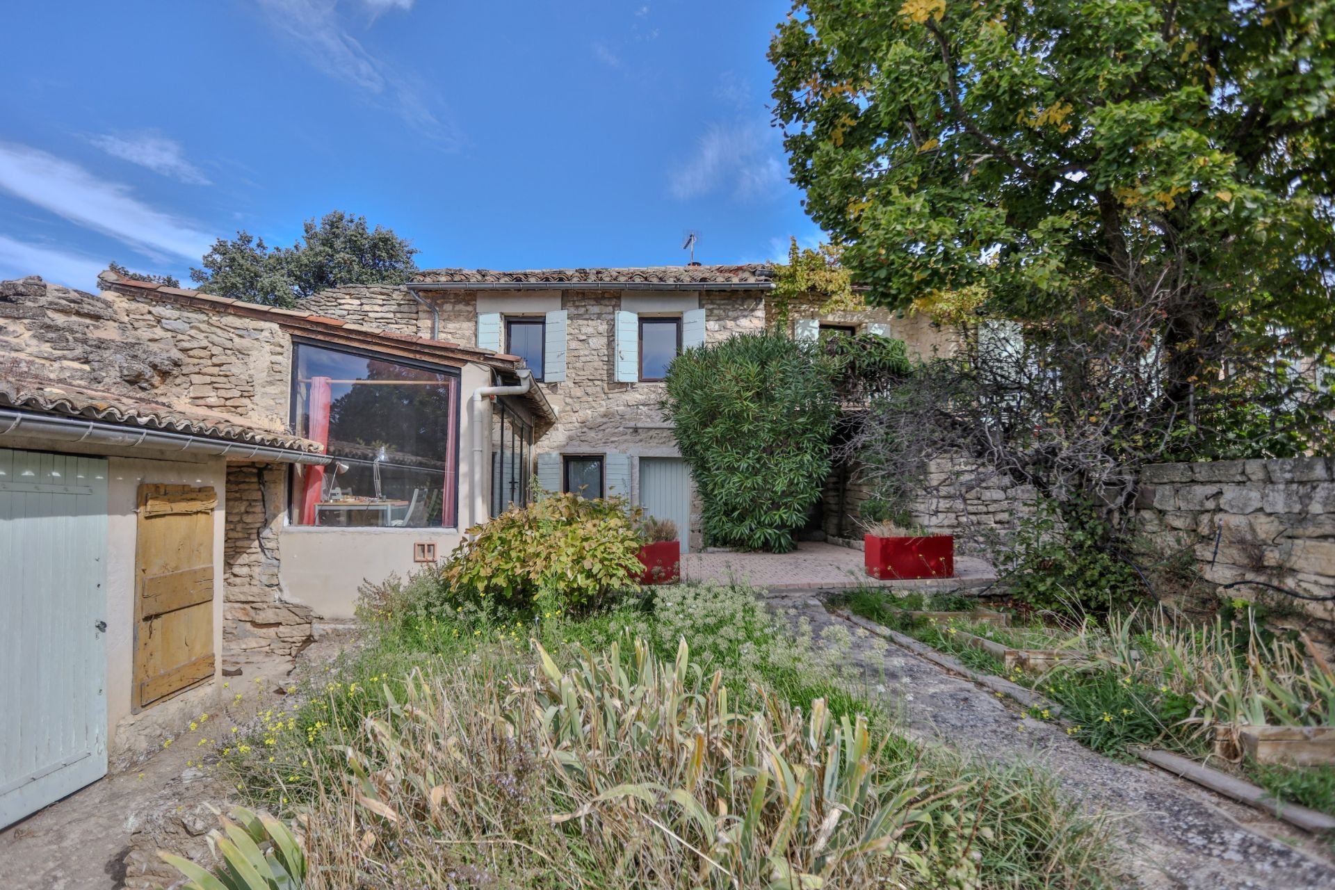 luxury house 7 Rooms for sale on GORDES (84220)