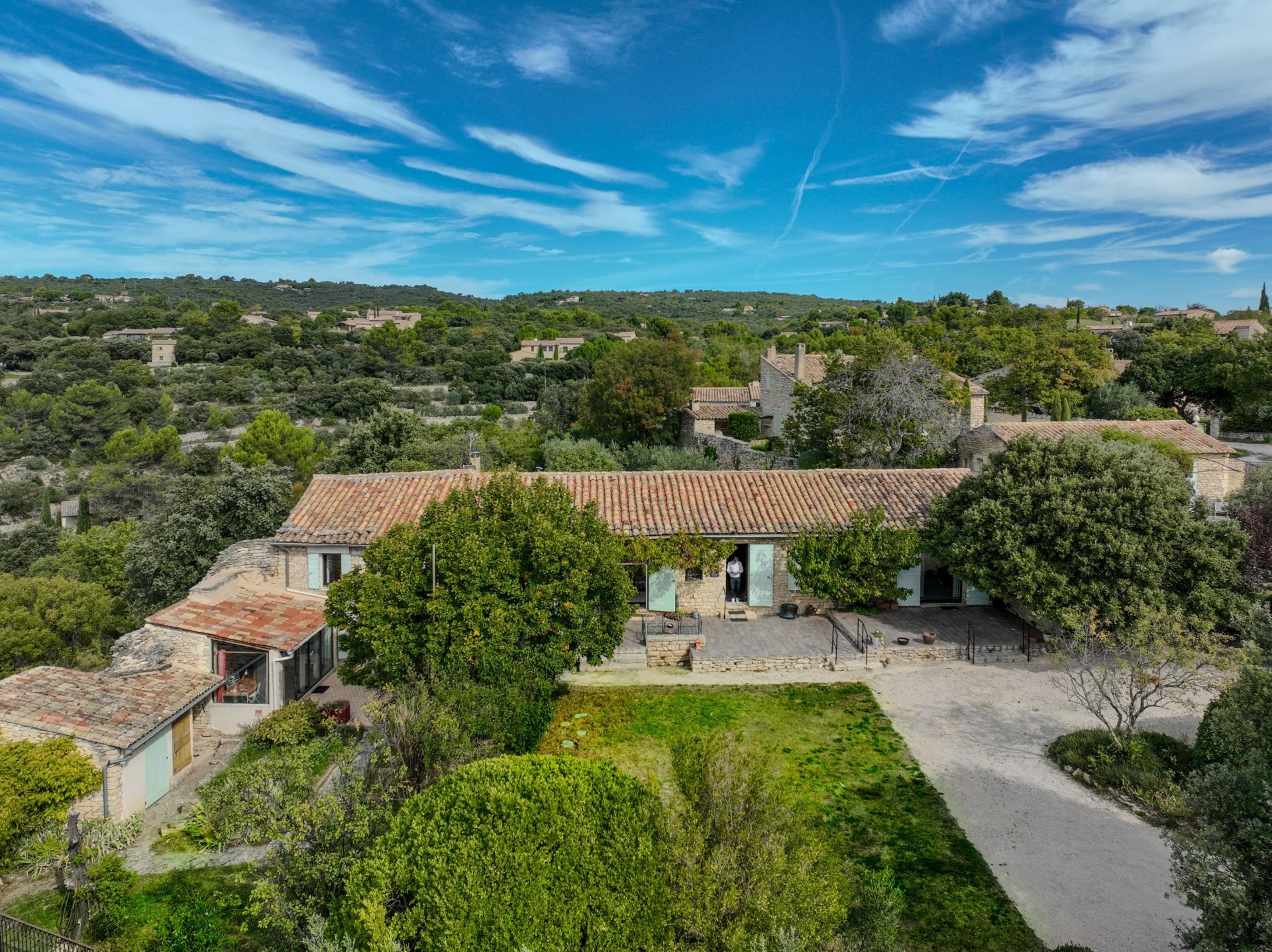 luxury house 7 Rooms for sale on GORDES (84220)
