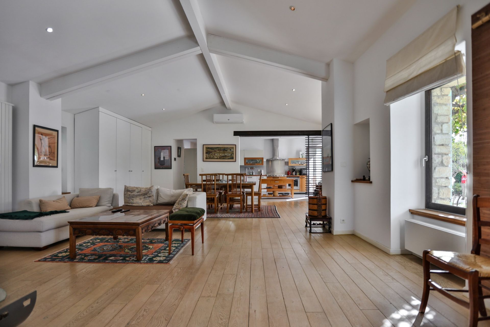 luxury house 7 Rooms for sale on GORDES (84220)