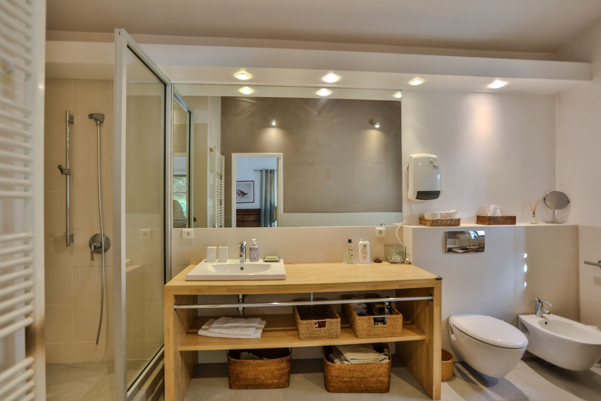 luxury house 7 Rooms for sale on GORDES (84220)