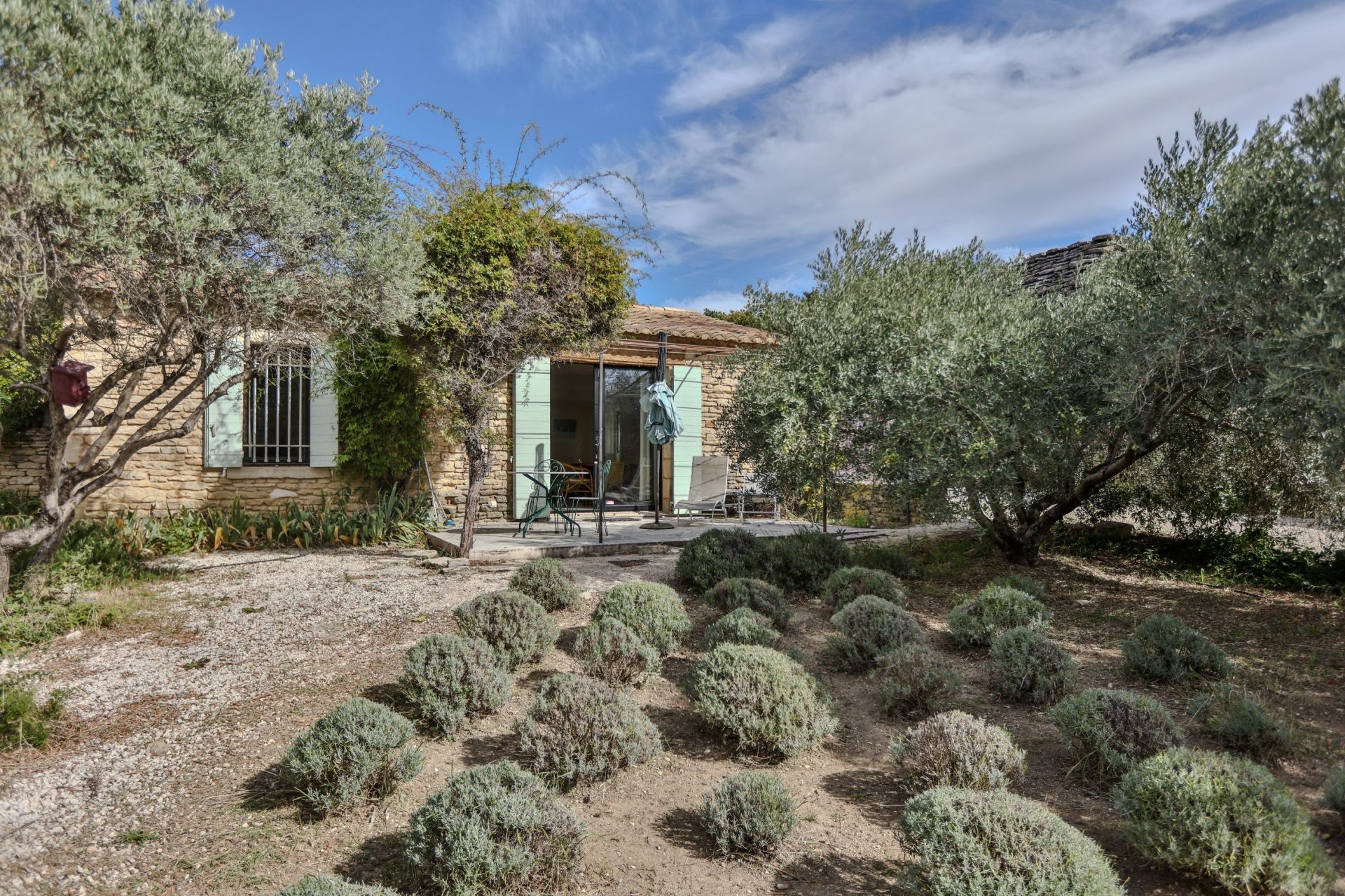 luxury house 7 Rooms for sale on GORDES (84220)