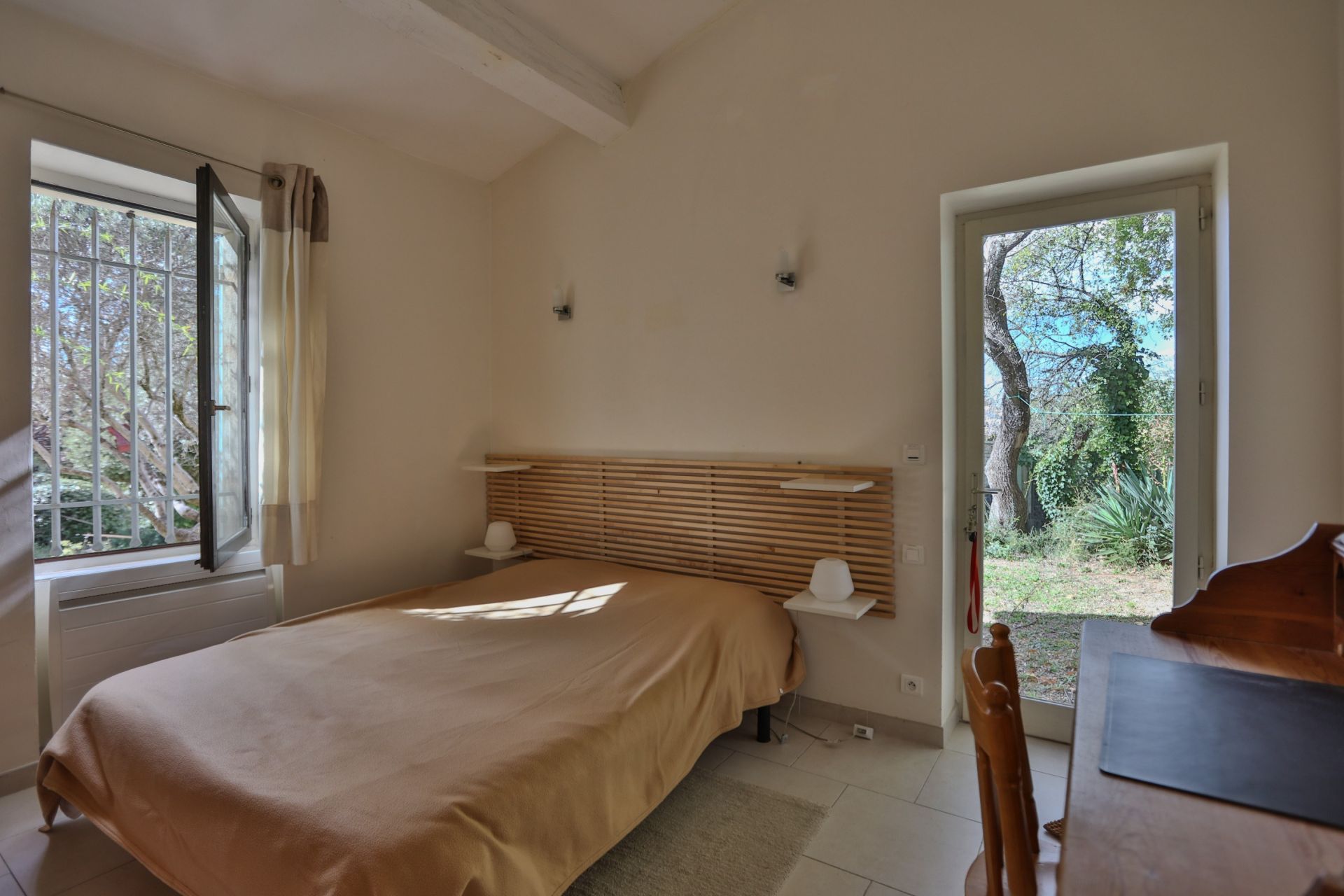 luxury house 7 Rooms for sale on GORDES (84220)