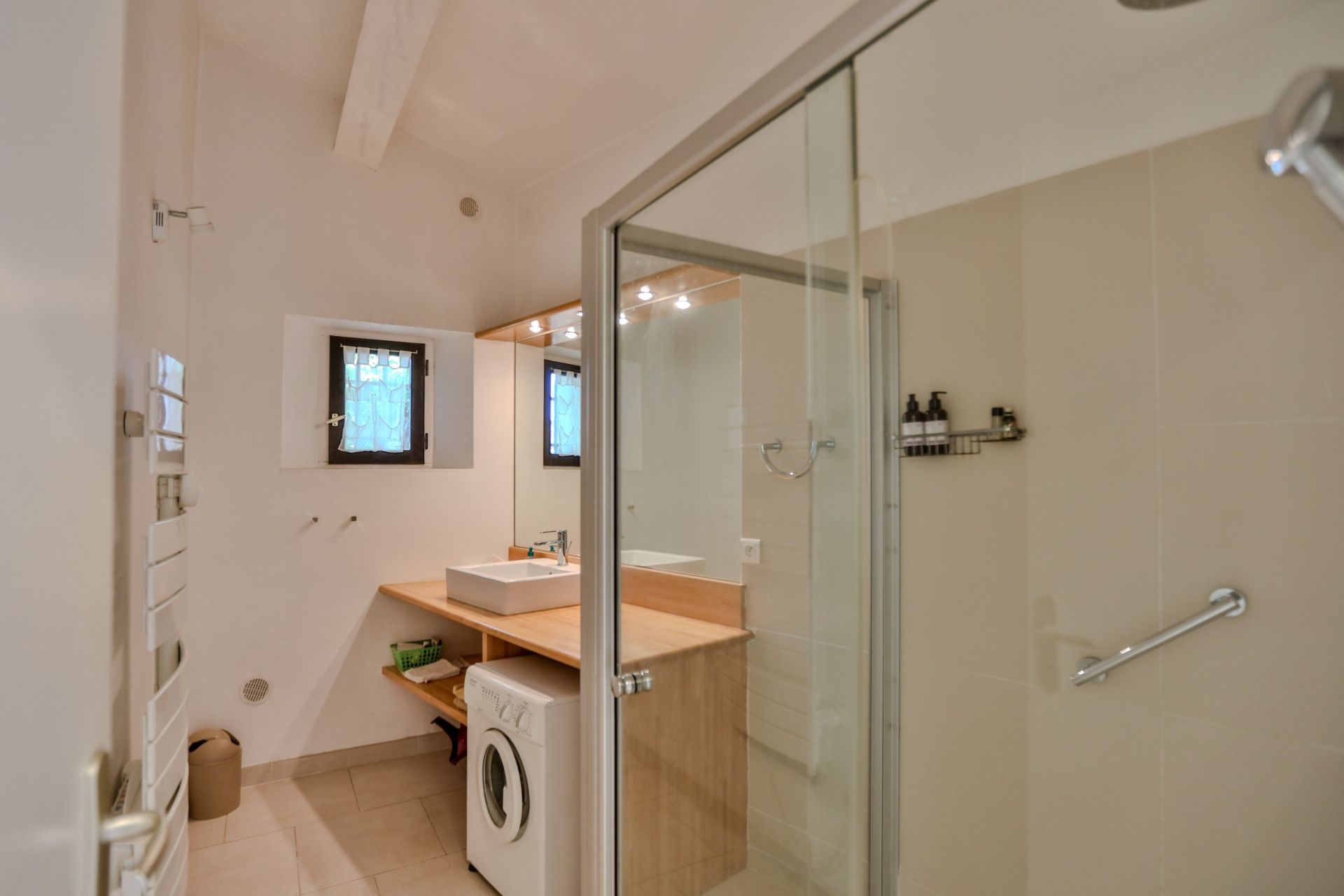 luxury house 7 Rooms for sale on GORDES (84220)