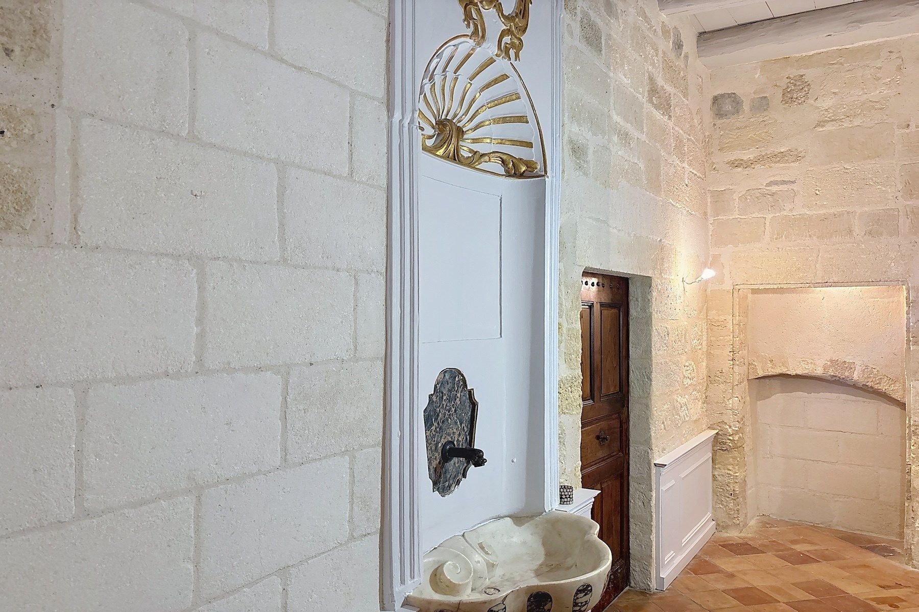 mansion (hôtel particulier) 5 Rooms for sale on UZES (30700)