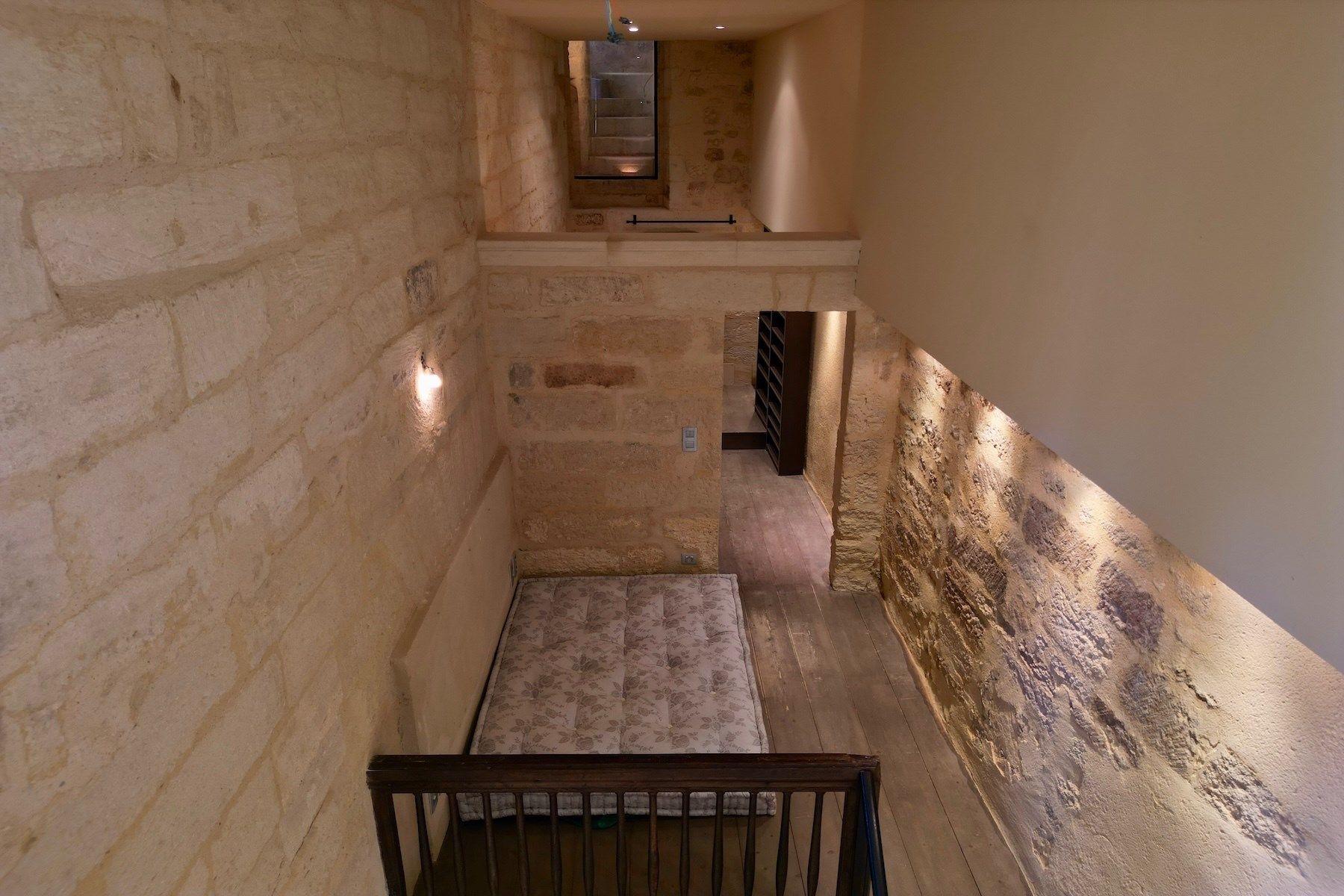 mansion (hôtel particulier) 5 Rooms for sale on UZES (30700)