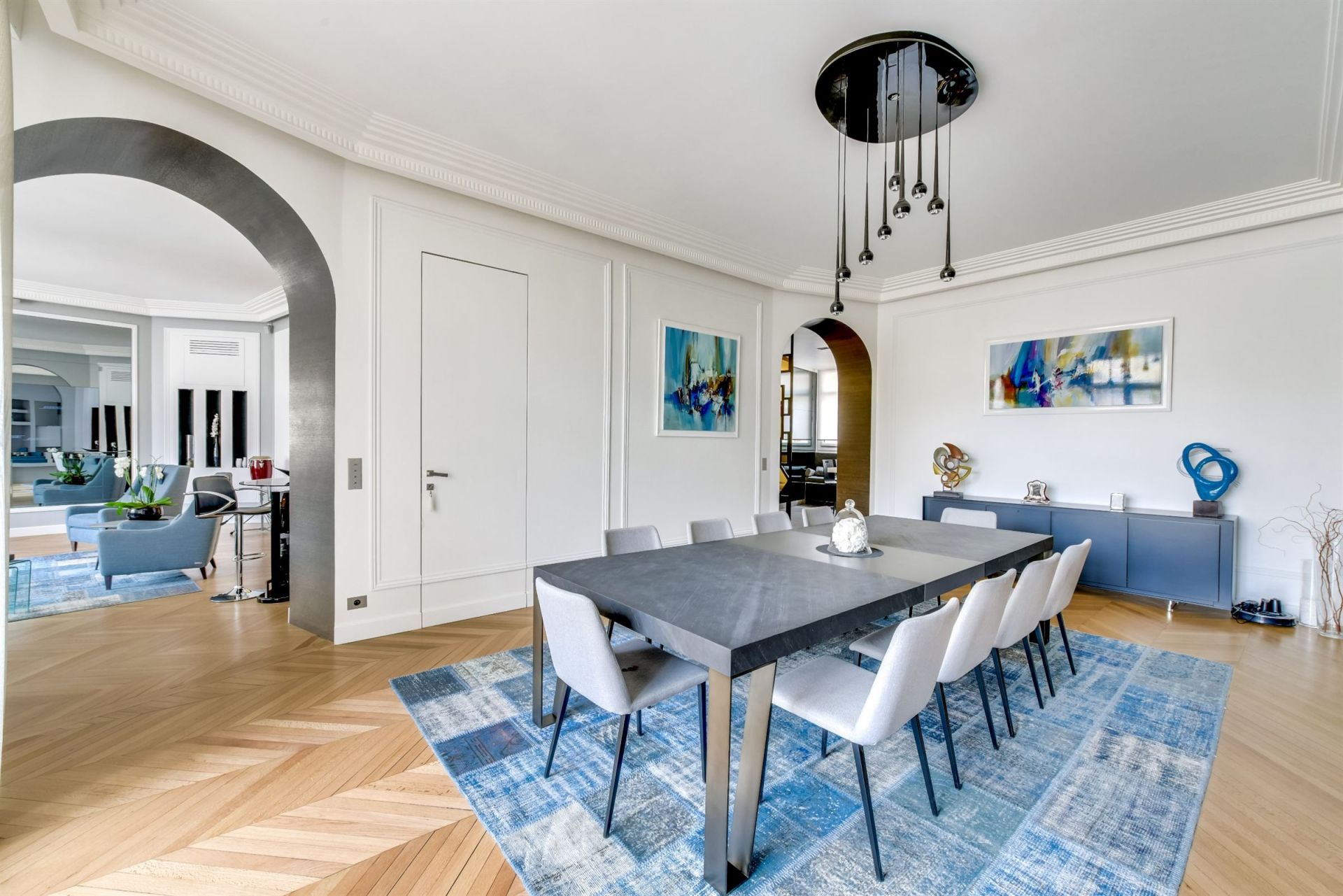 luxury apartment 6 Rooms for sale on PARIS (75116)