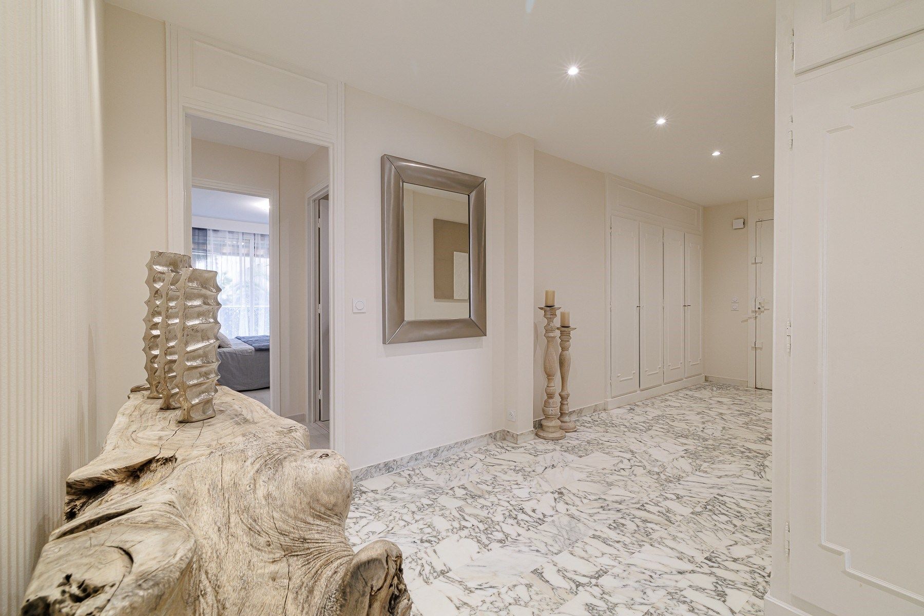 luxury apartment 4 Rooms for sale on NICE (06000)