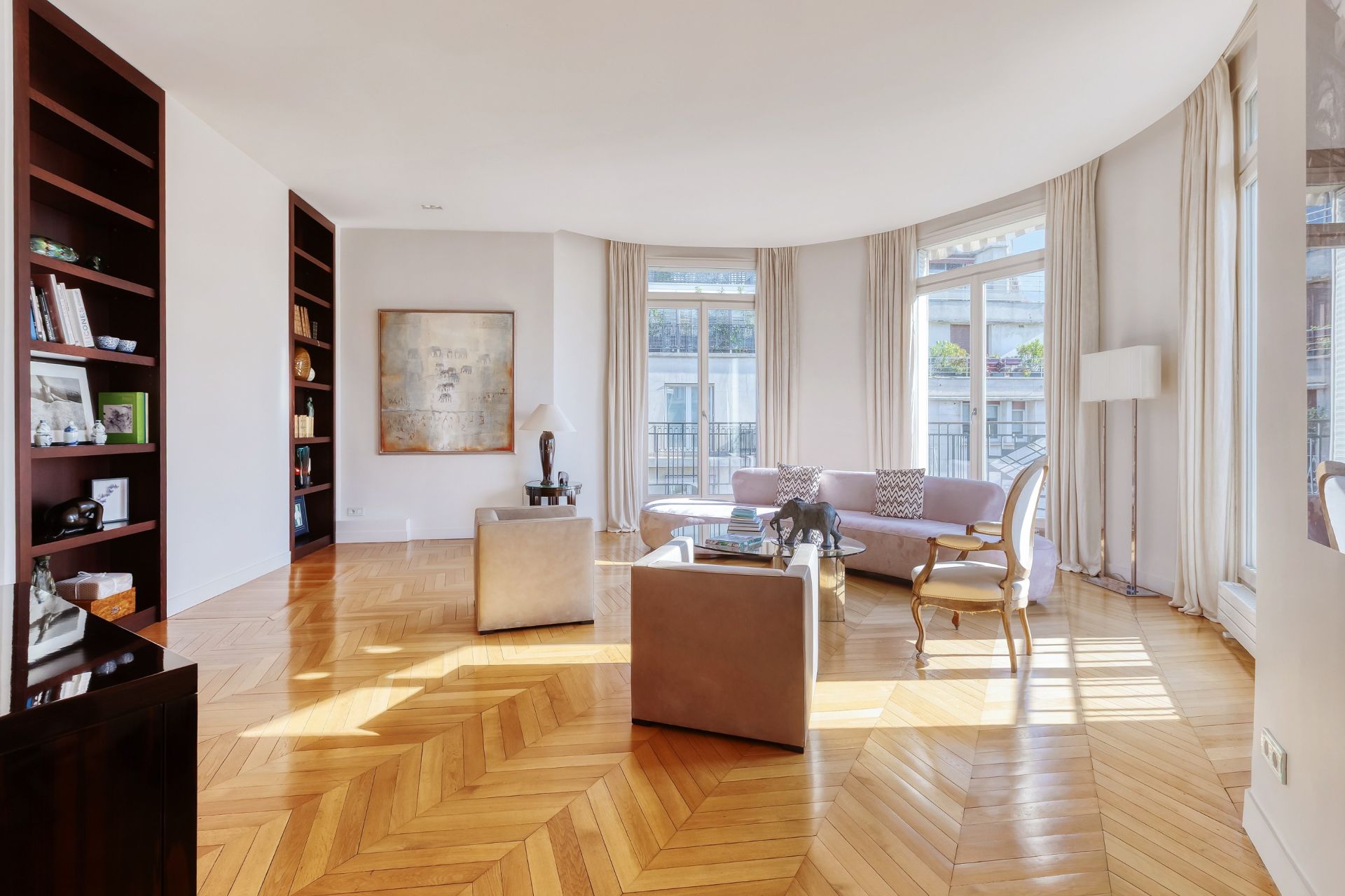 luxury apartment 13 Rooms for sale on PARIS (75016)