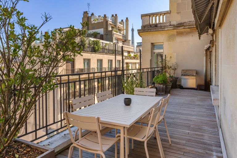 luxury apartment 13 Rooms for sale on PARIS (75016)