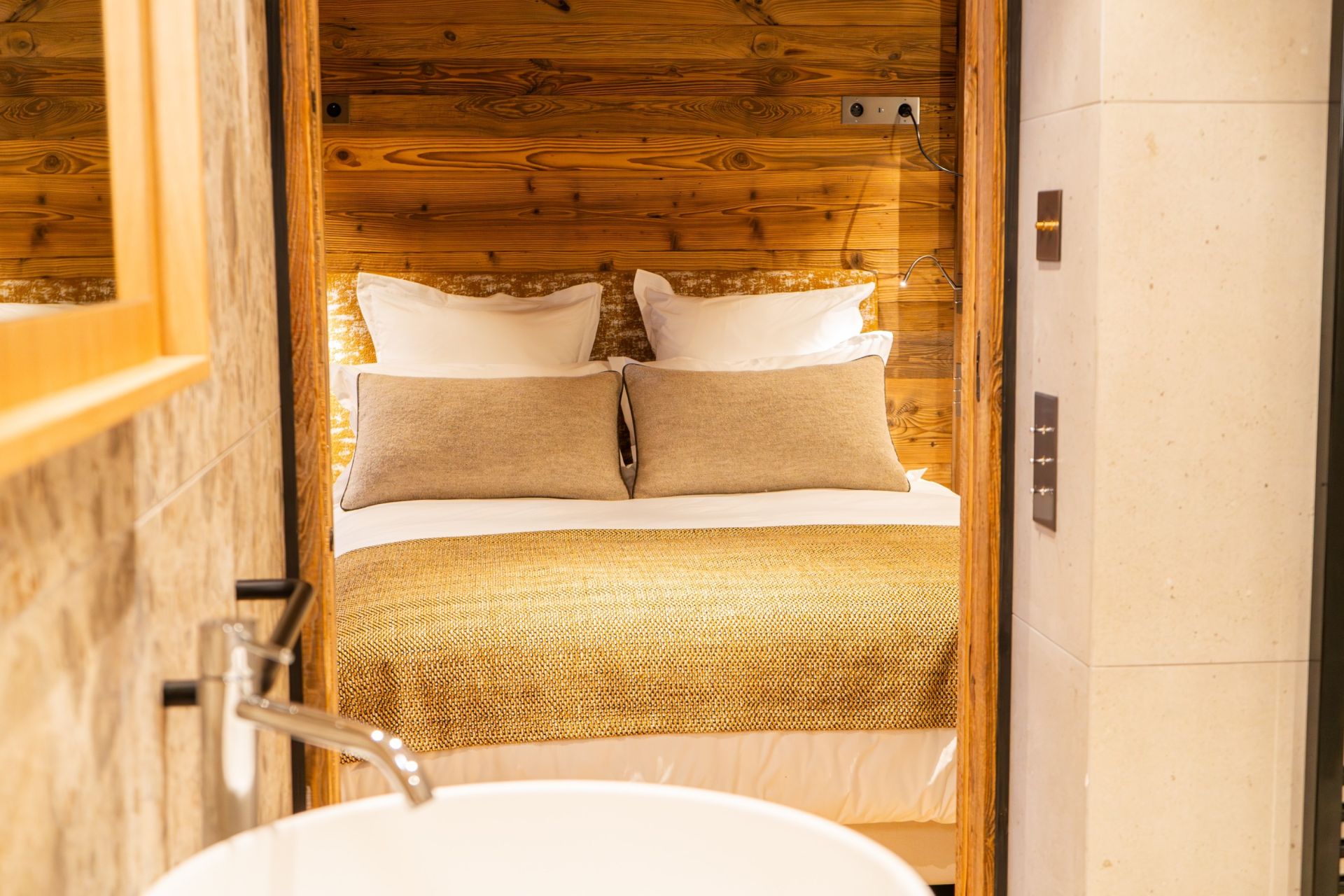 appartement de luxe 5 Pièces en location saisonnière sur MERIBEL LES ALLUES (73550)