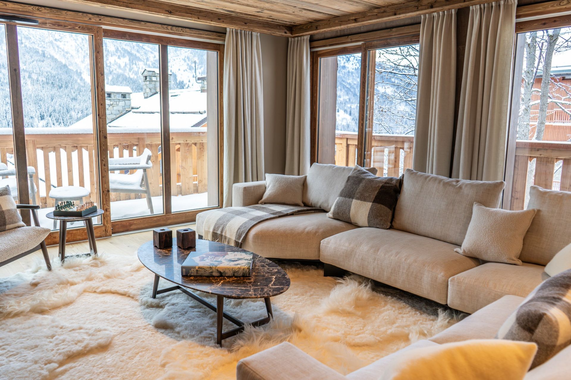 appartement de luxe 5 Pièces en location saisonnière sur MERIBEL LES ALLUES (73550)