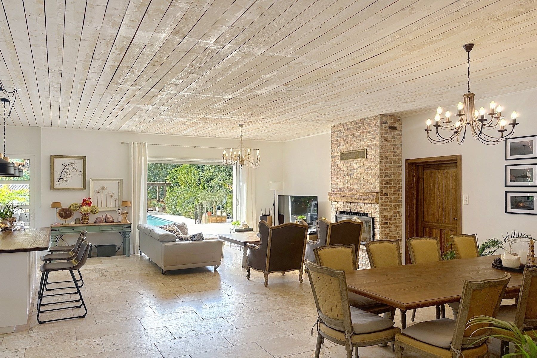 luxury house 6 Rooms for sale on UZES (30700)