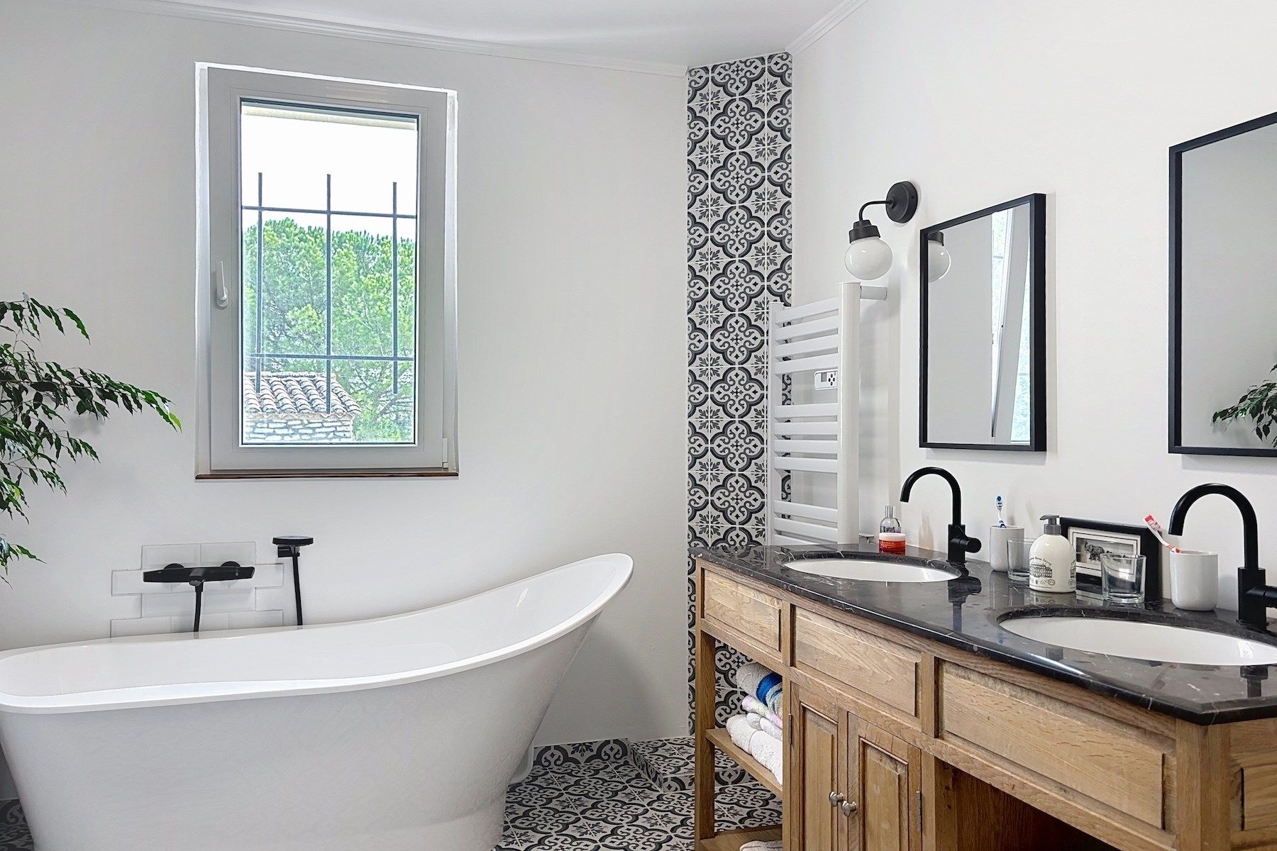 luxury house 6 Rooms for sale on UZES (30700)