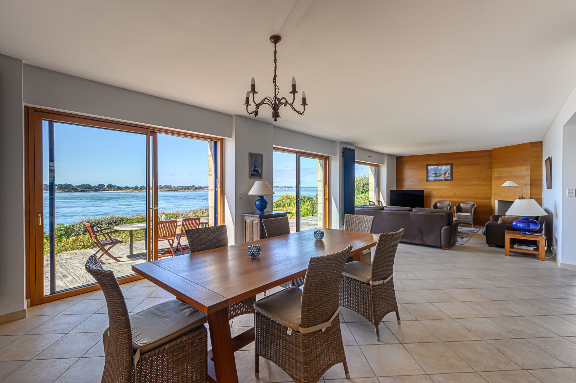 luxury house 6 Rooms for sale on PORT NAVALO (56640)