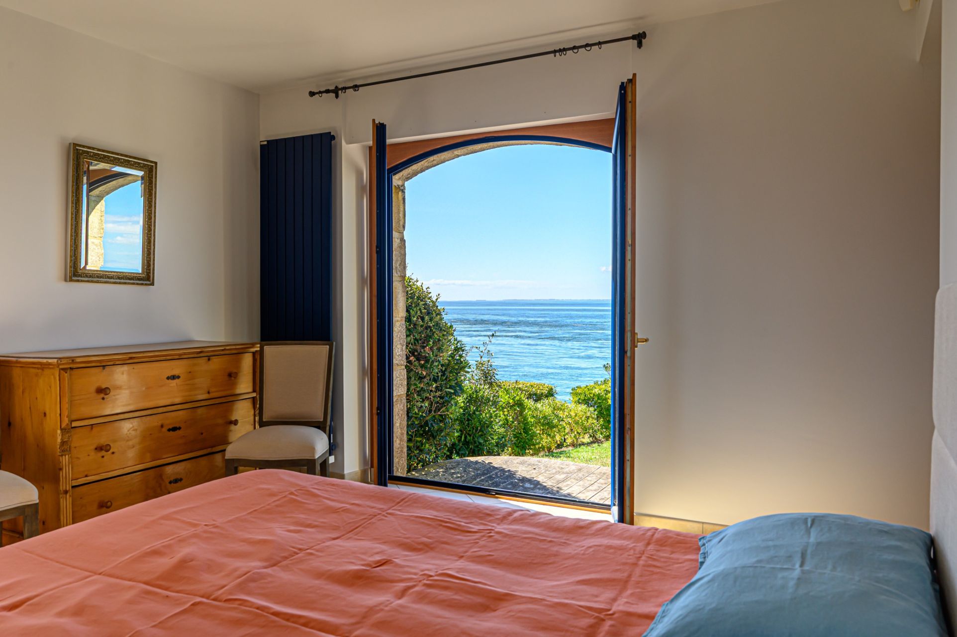 luxury house 6 Rooms for sale on PORT NAVALO (56640)