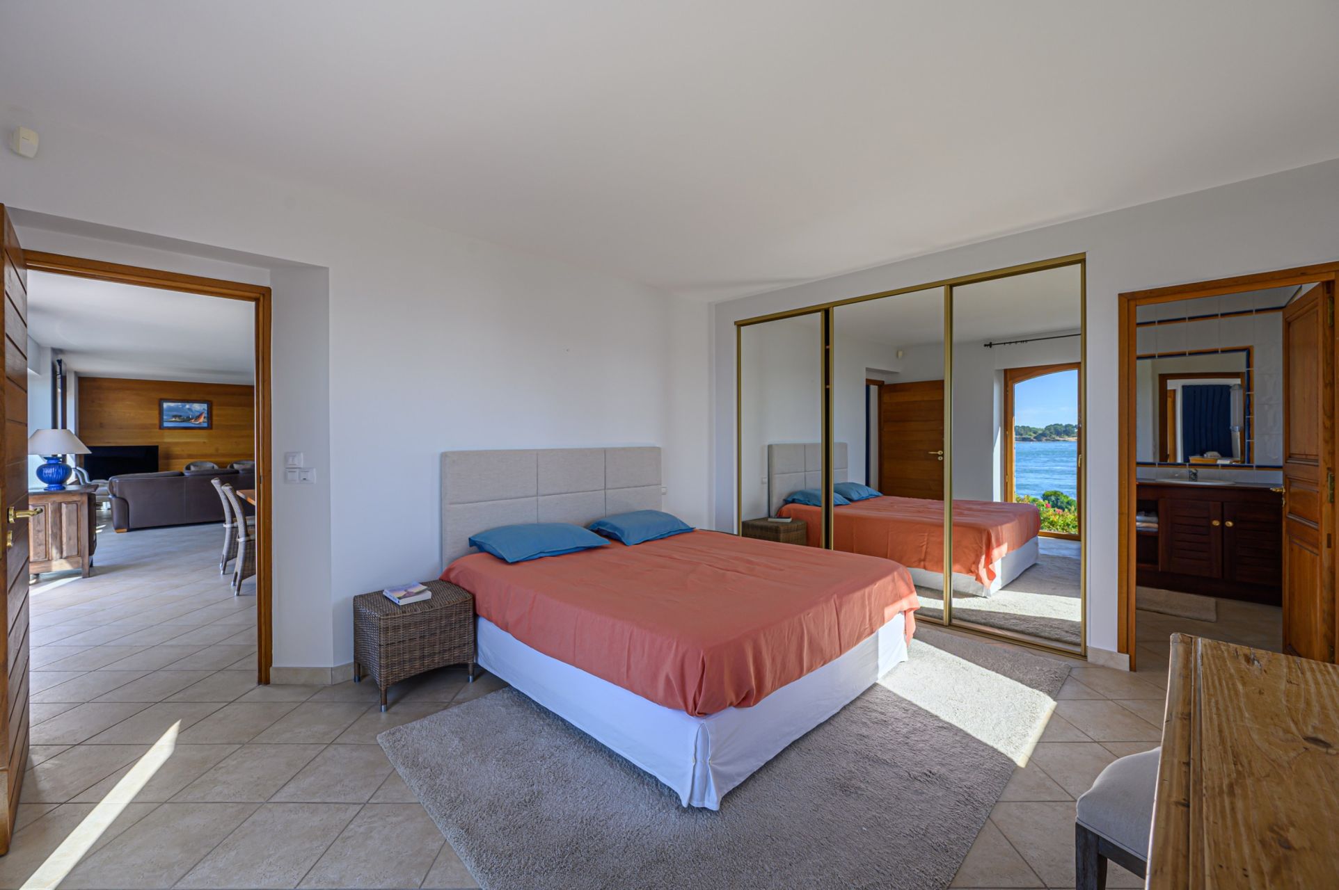 luxury house 6 Rooms for sale on PORT NAVALO (56640)