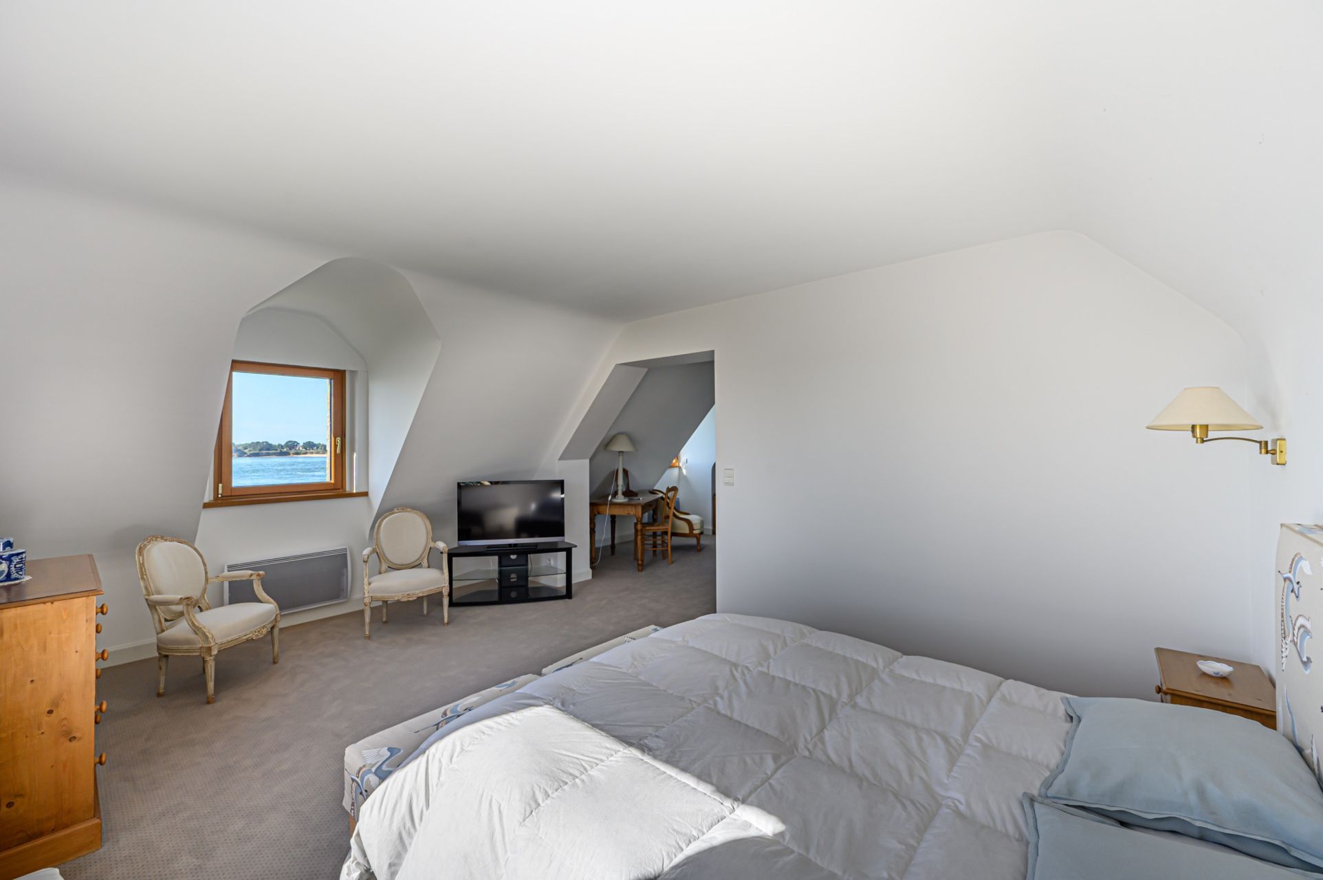 luxury house 6 Rooms for sale on PORT NAVALO (56640)