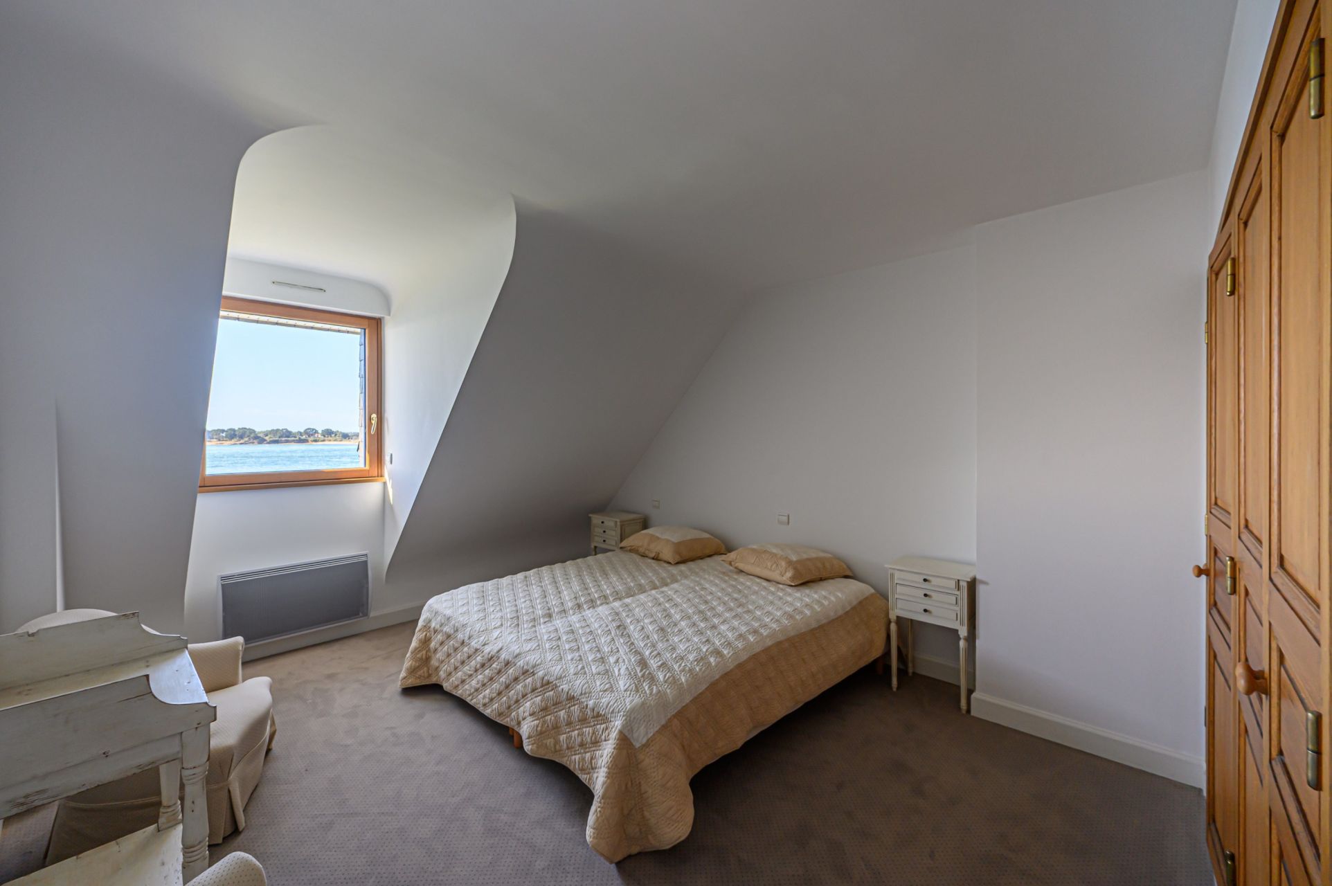 luxury house 6 Rooms for sale on PORT NAVALO (56640)