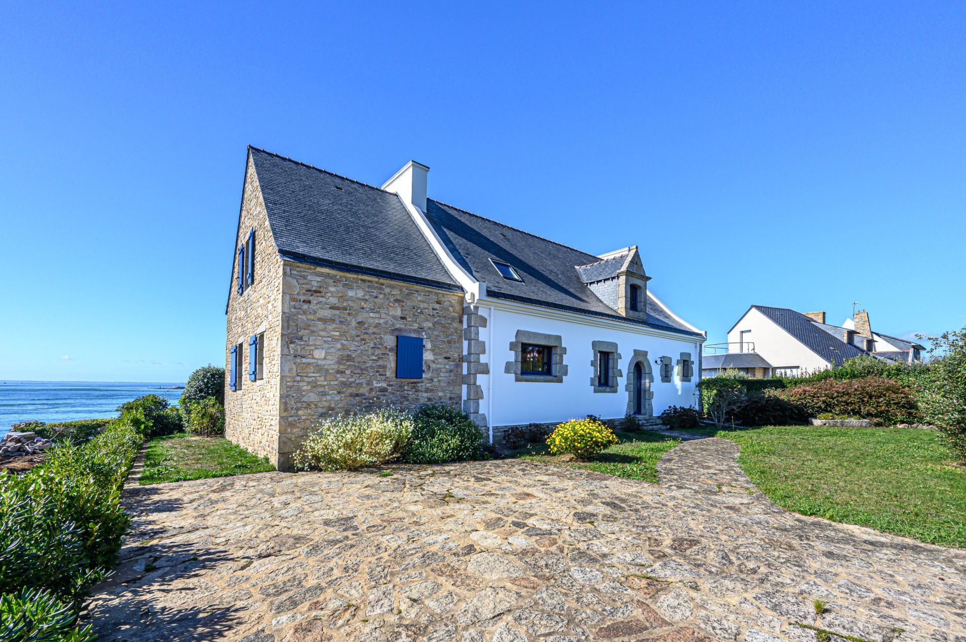 luxury house 6 Rooms for sale on PORT NAVALO (56640)