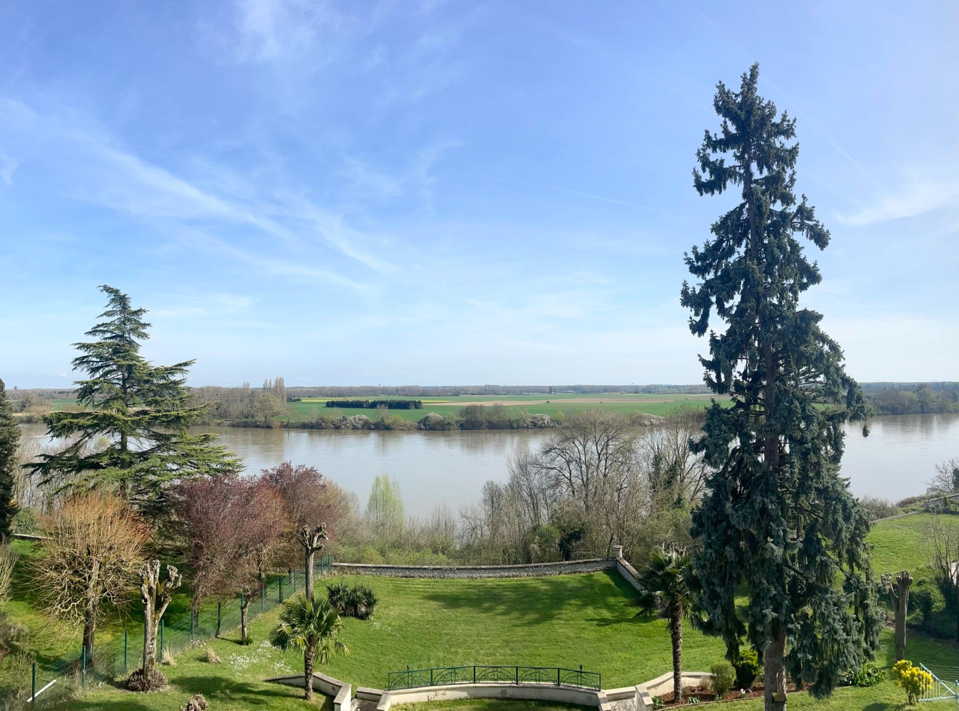 luxury house 10 Rooms for sale on MEUNG SUR LOIRE (45130)