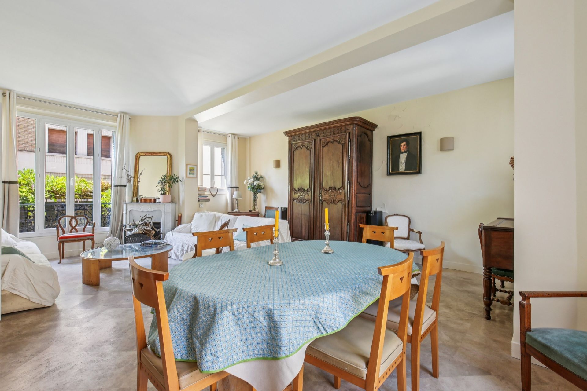 luxury house 7 Rooms for sale on LA GARENNE COLOMBES (92250)