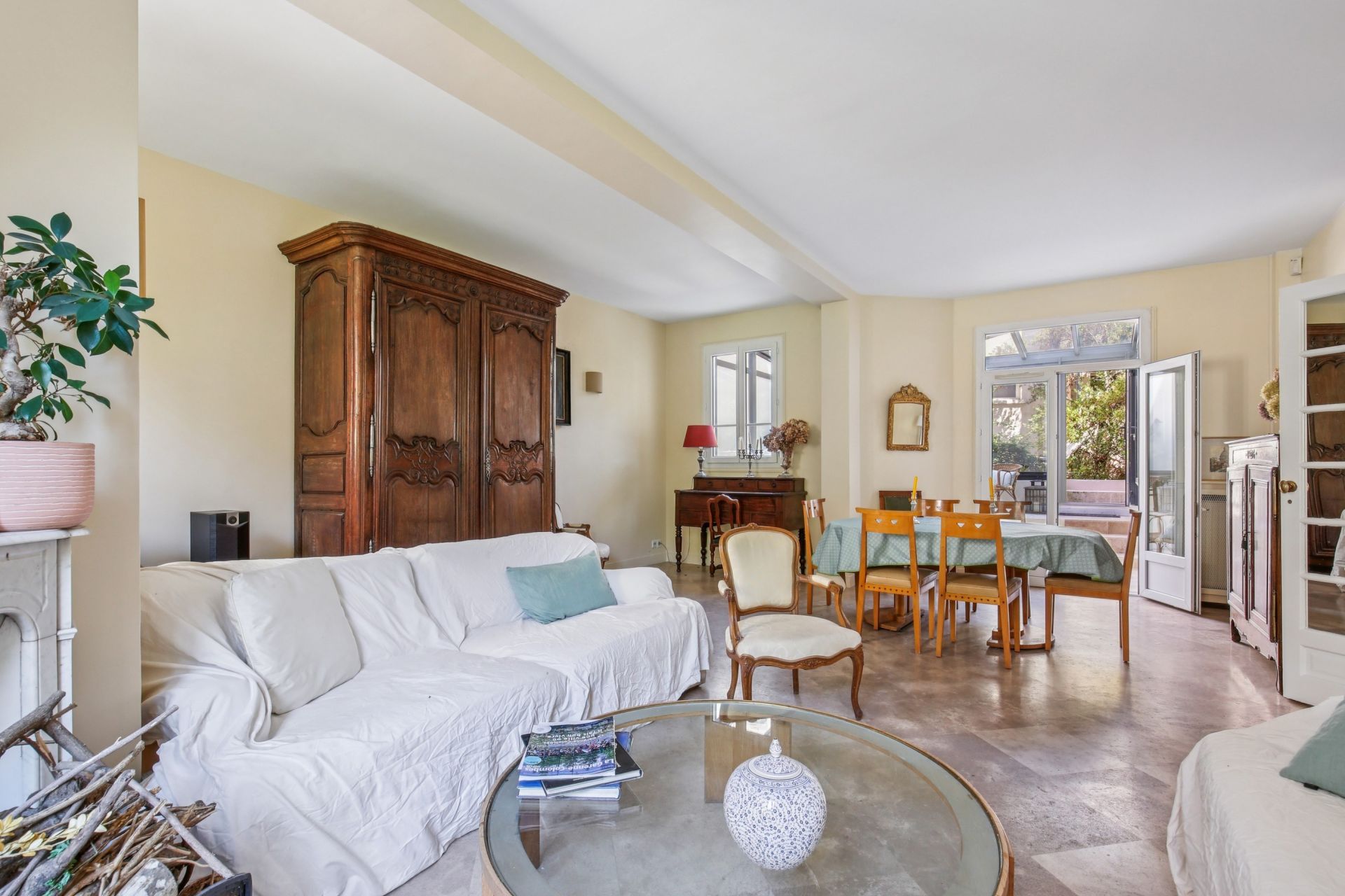 luxury house 7 Rooms for sale on LA GARENNE COLOMBES (92250)