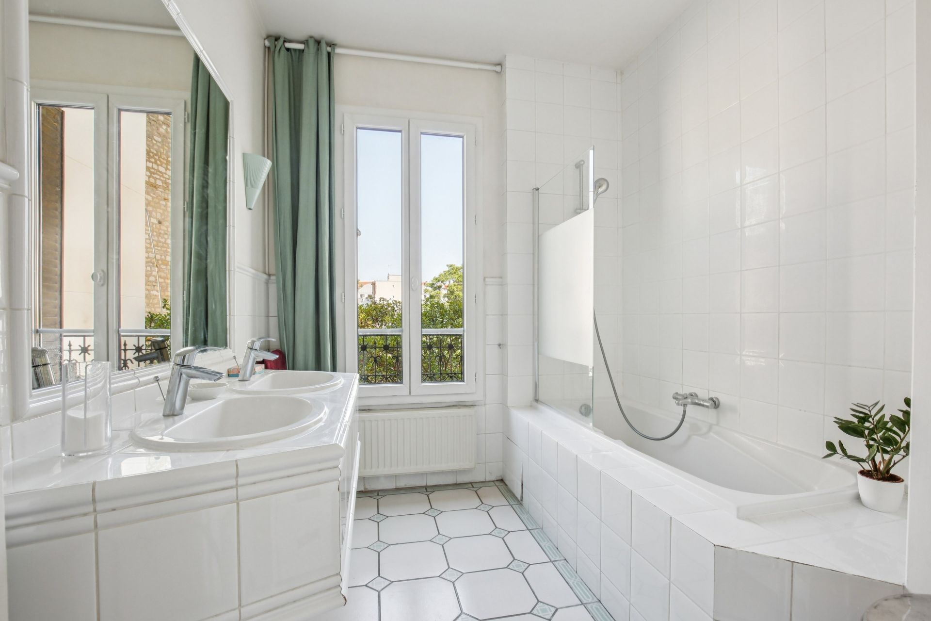 luxury house 7 Rooms for sale on LA GARENNE COLOMBES (92250)