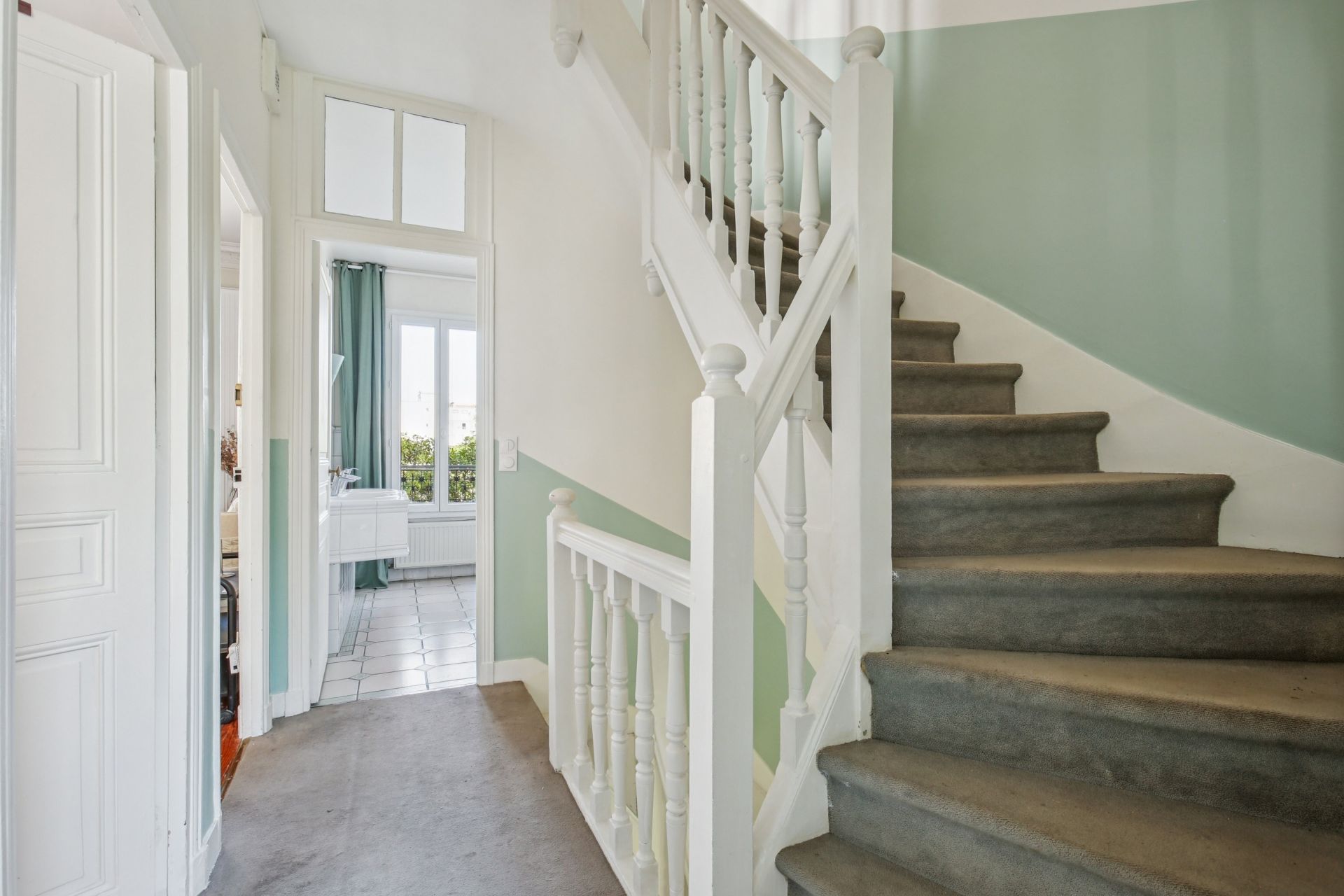 luxury house 7 Rooms for sale on LA GARENNE COLOMBES (92250)