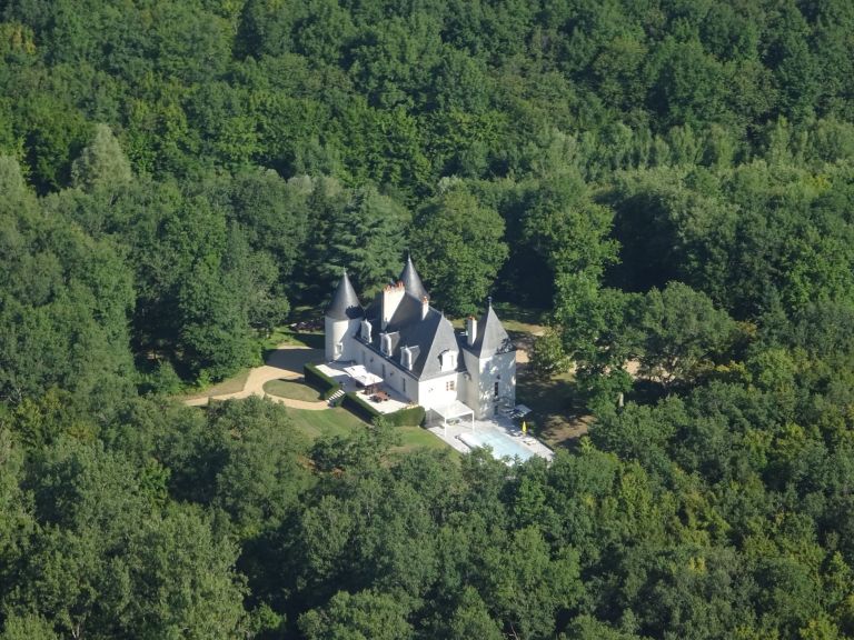 manor house 16 Rooms for sale on TOURS (37000)