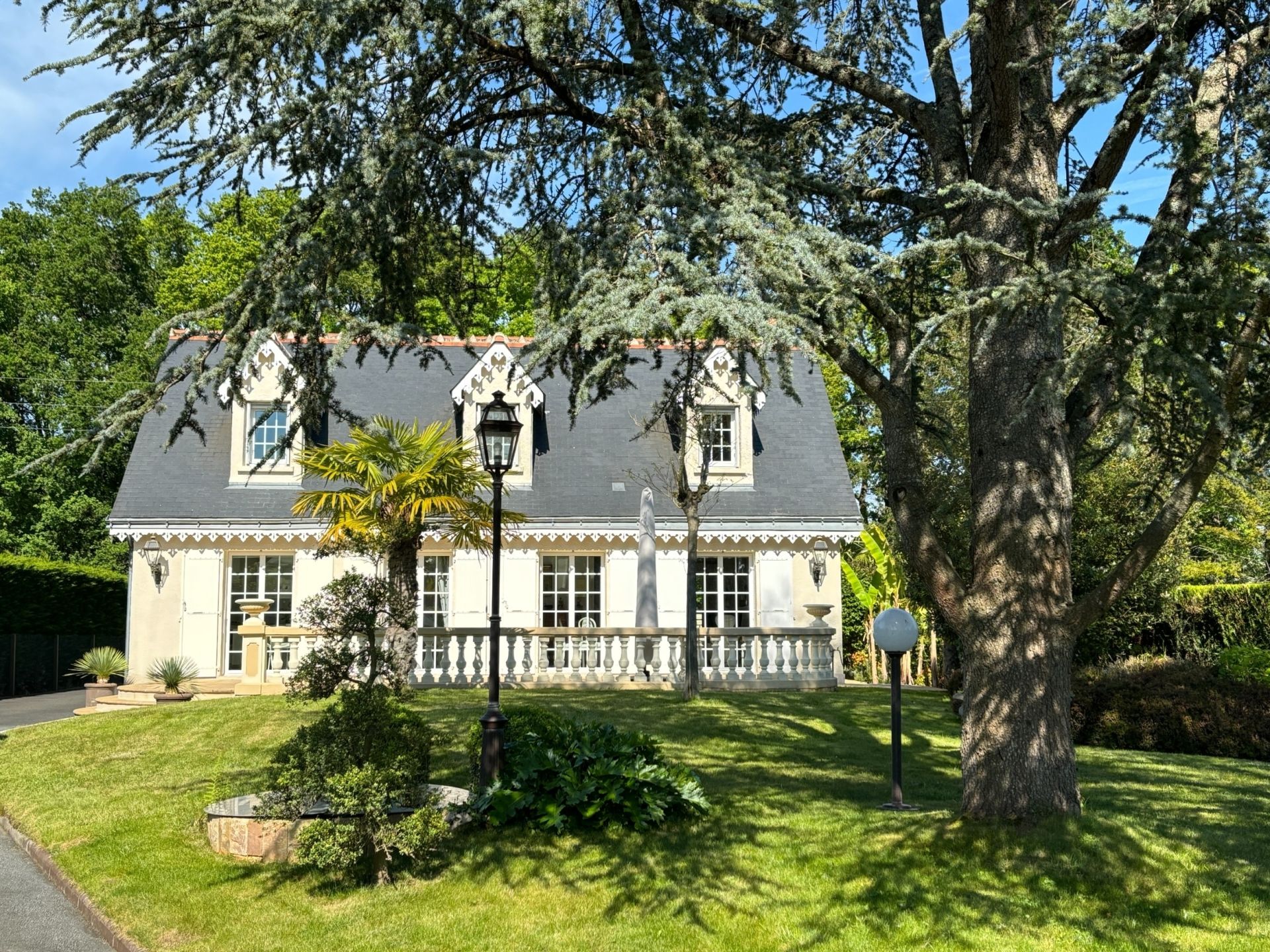 luxury house 7 Rooms for sale on ST ROCH (37390)