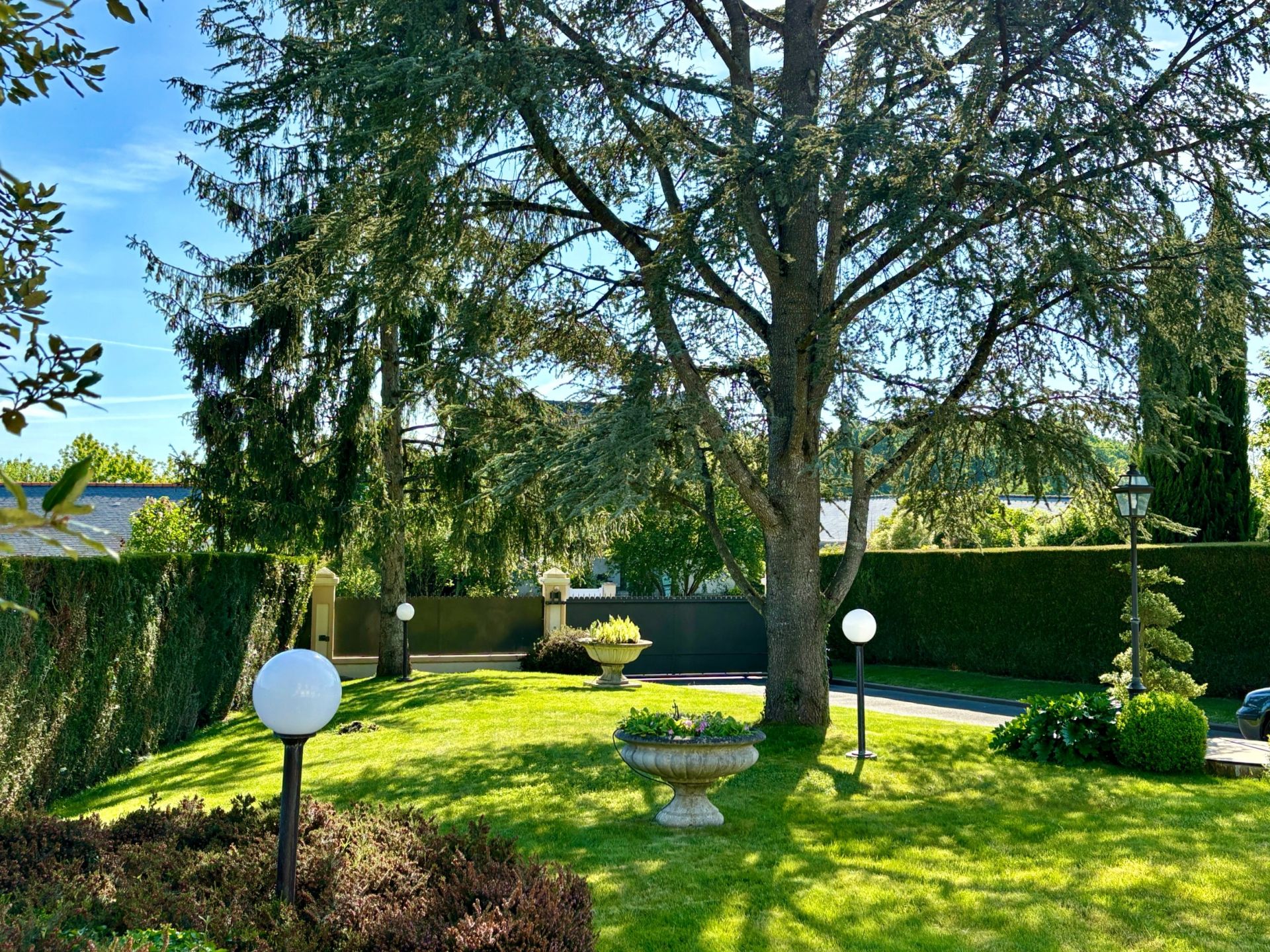 luxury house 7 Rooms for sale on ST ROCH (37390)