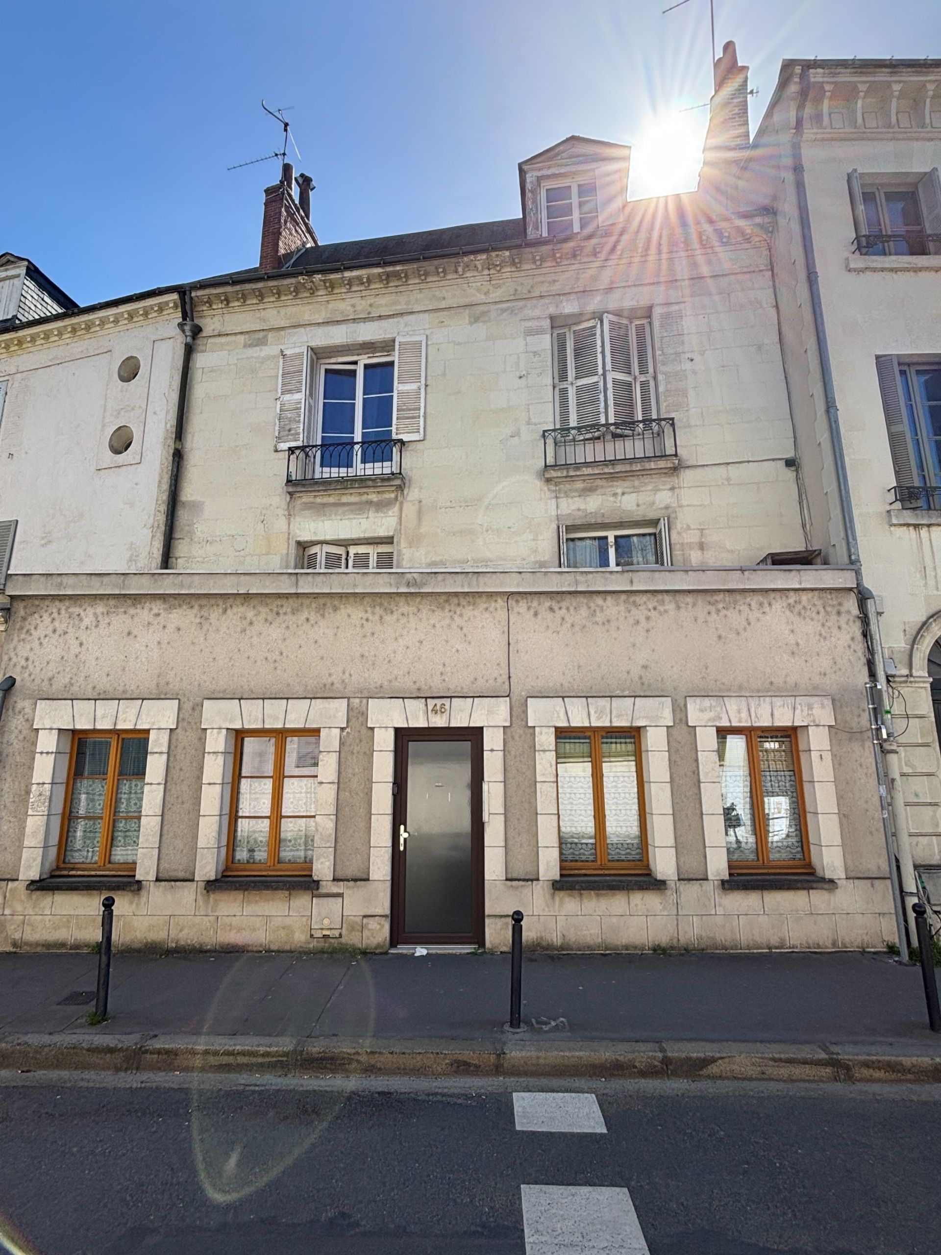 building for sale on TOURS (37000)