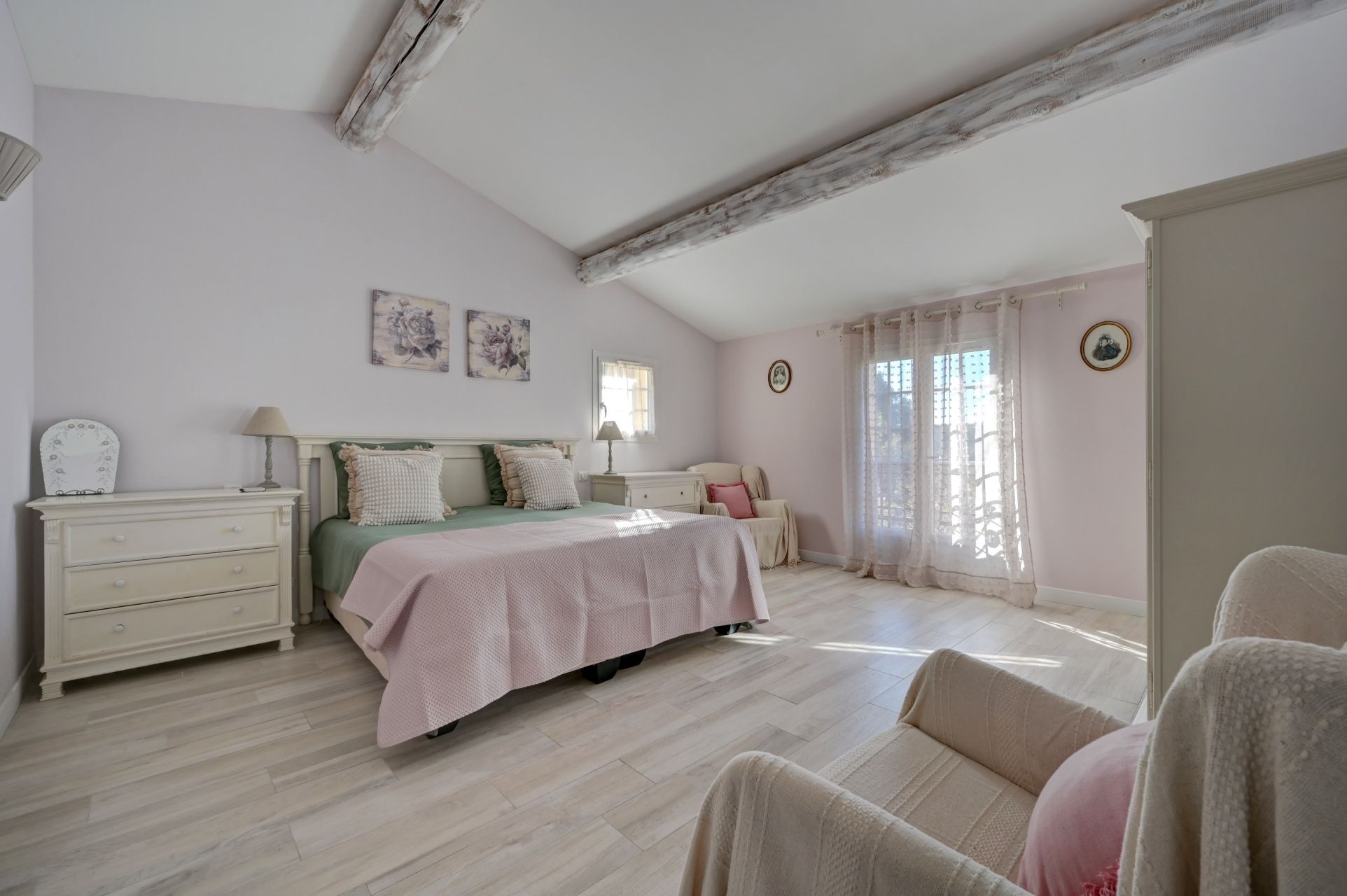 luxury house 8 Rooms for sale on AIX EN PROVENCE (13100)