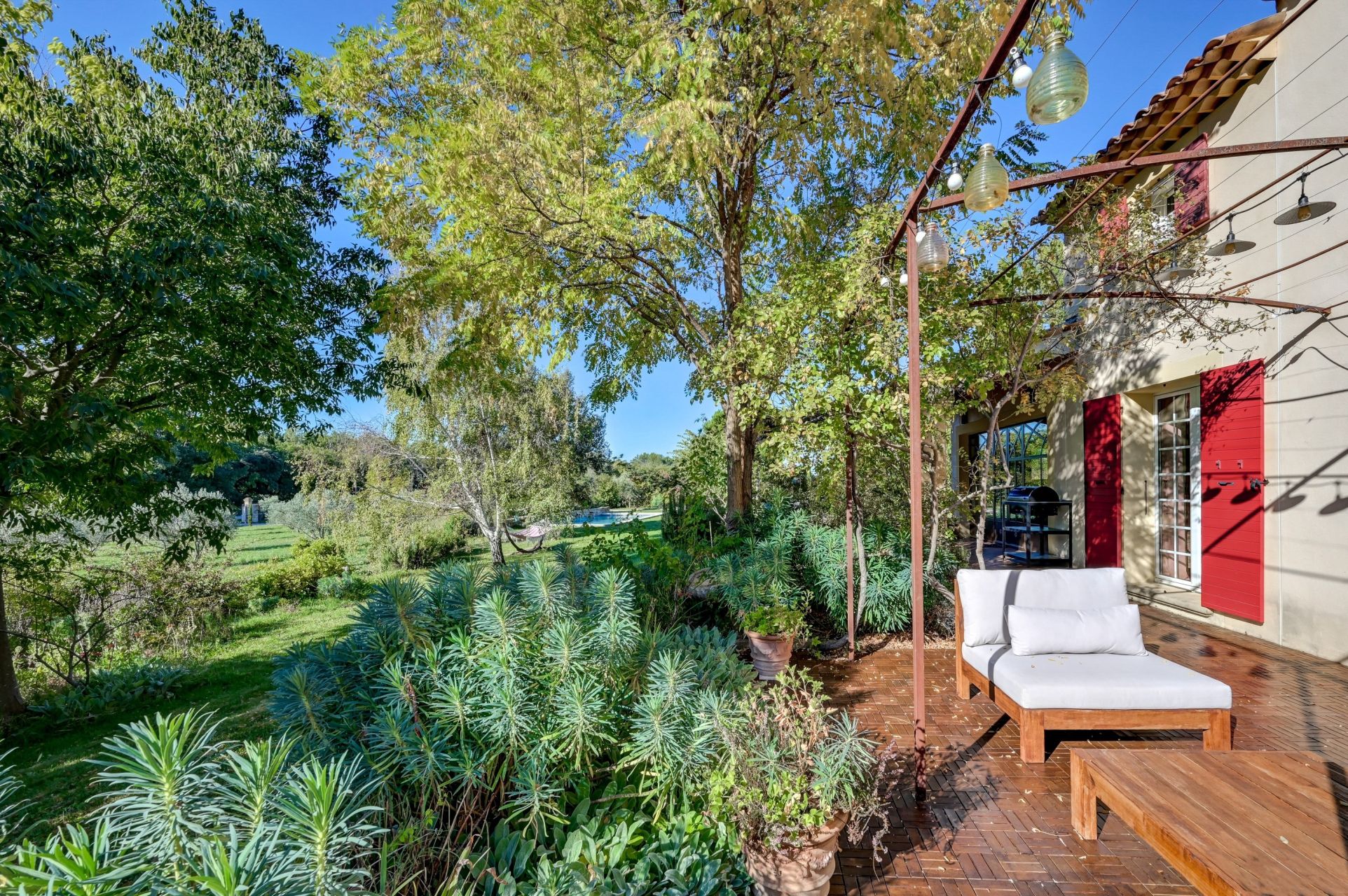 luxury house 8 Rooms for sale on AIX EN PROVENCE (13100)