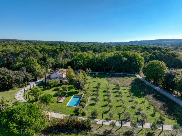 luxury house 8 Rooms for sale on AIX EN PROVENCE (13100)