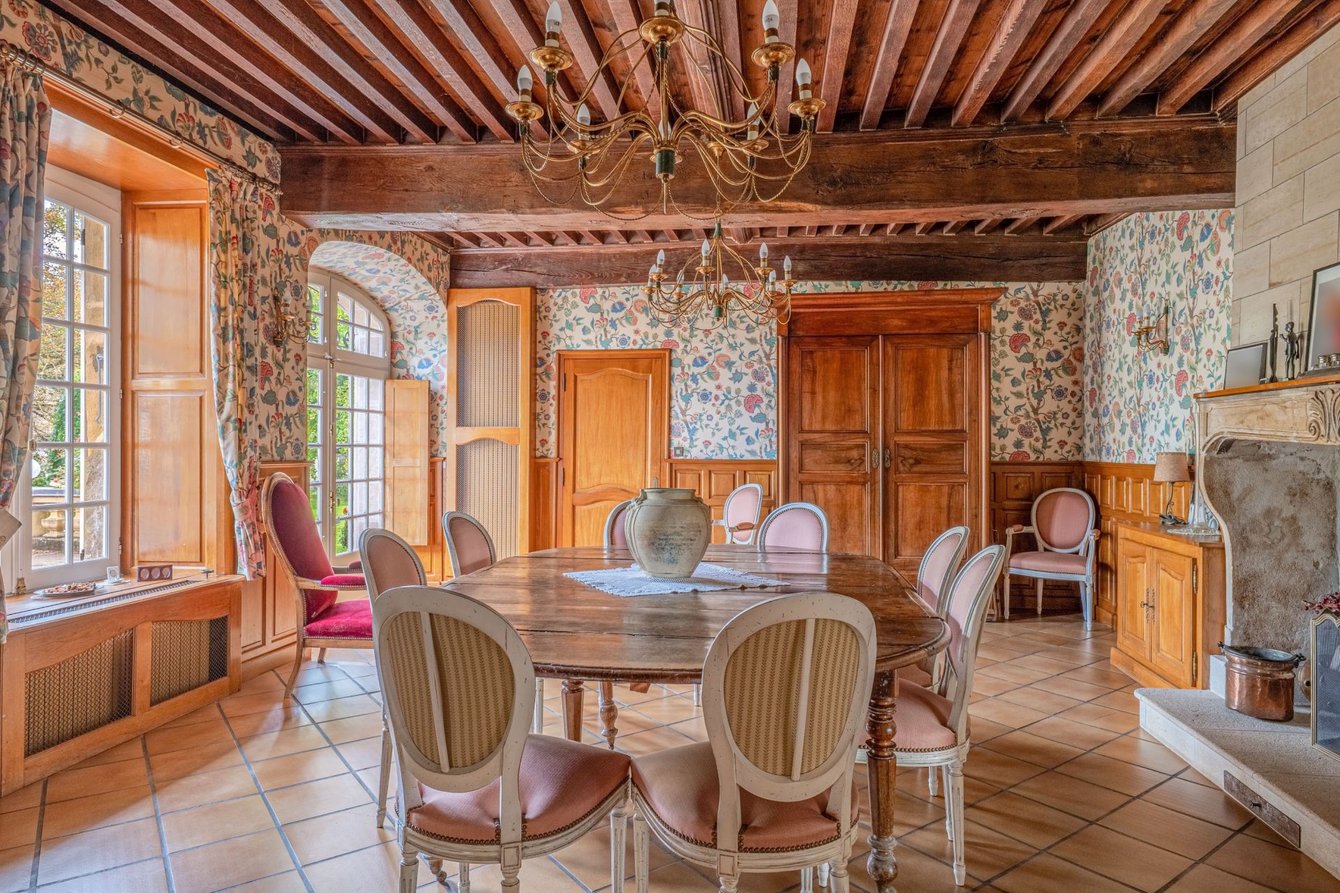 luxury property 14 Rooms for sale on CULIN (38300)