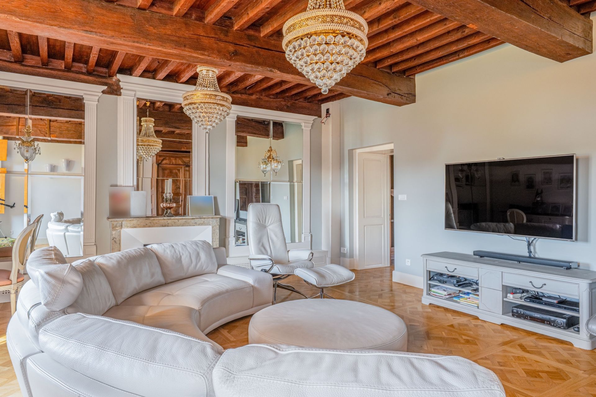 luxury property 14 Rooms for sale on CULIN (38300)