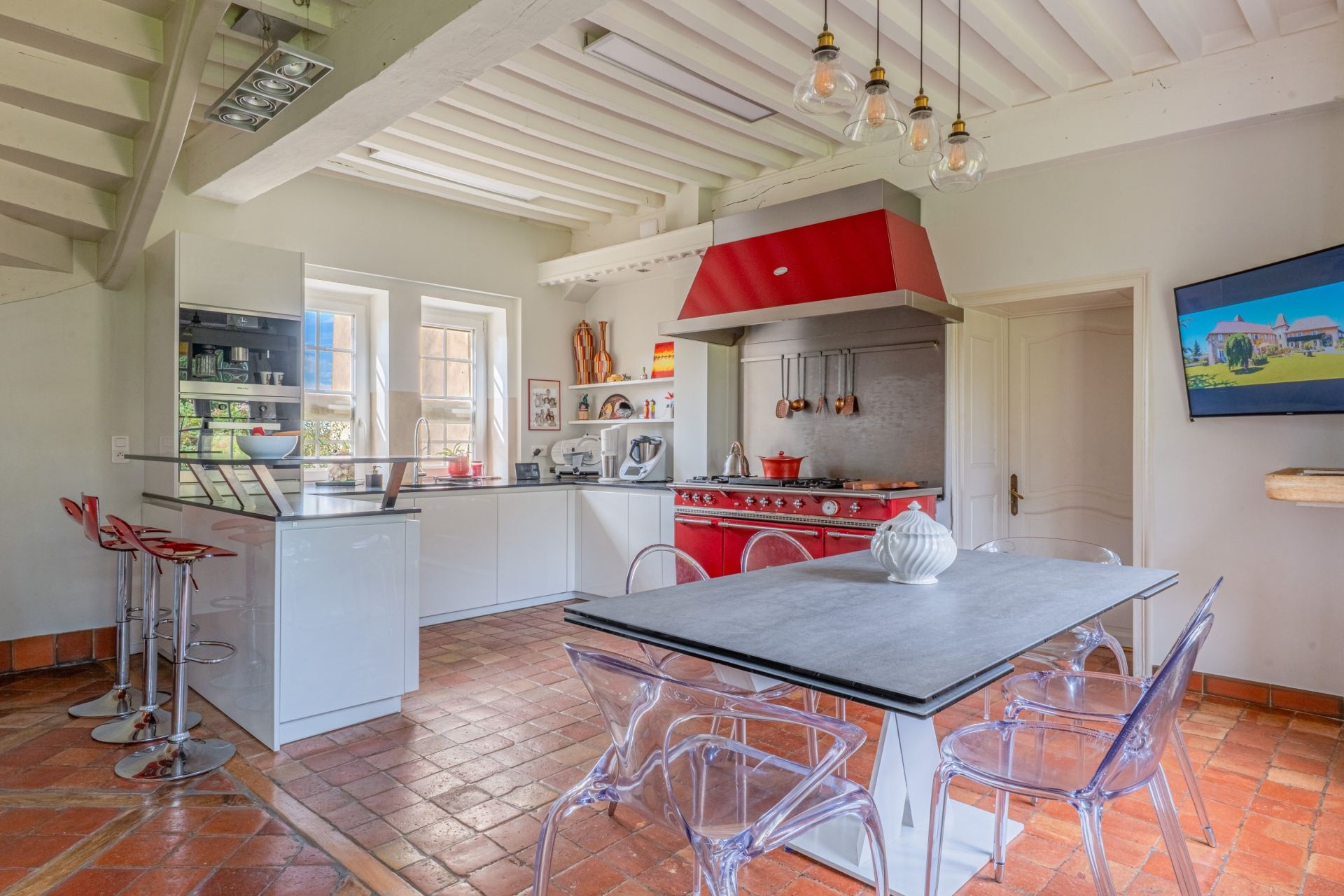 luxury property 14 Rooms for sale on CULIN (38300)